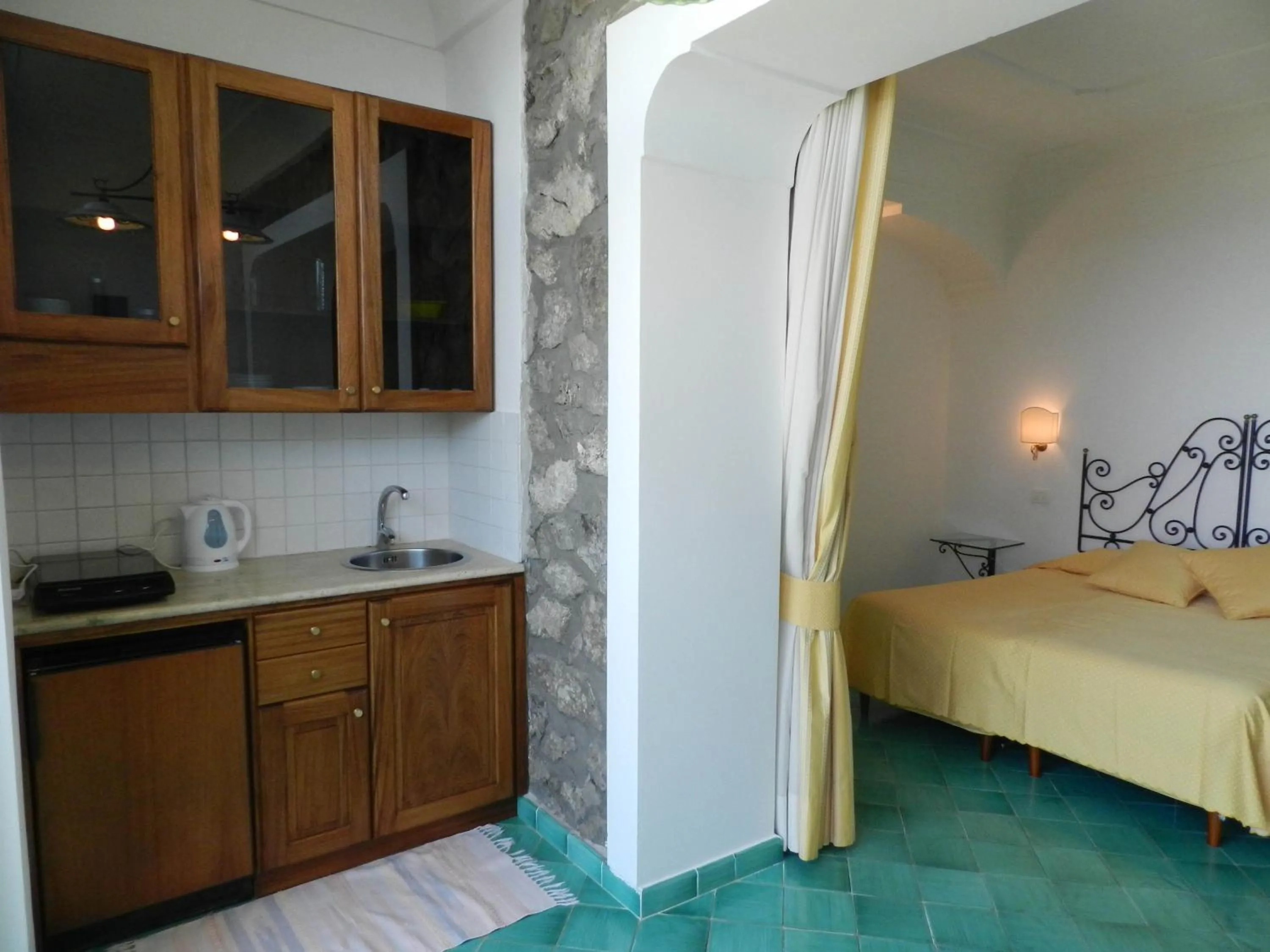 Kitchen or kitchenette in Bacio del Sole B&B Positano