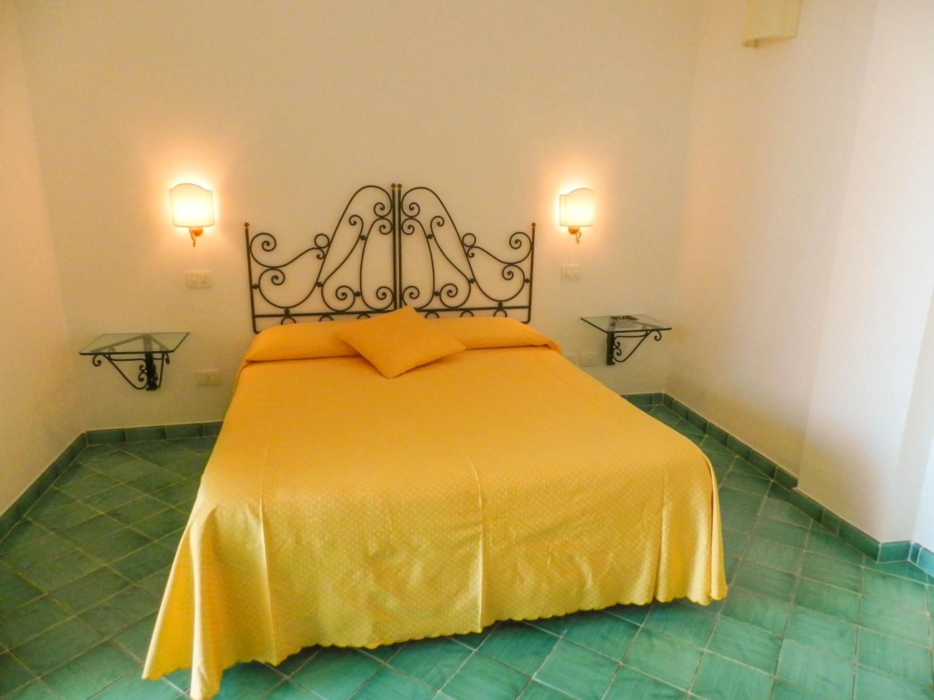 Bedroom in Bacio del Sole B&B Positano