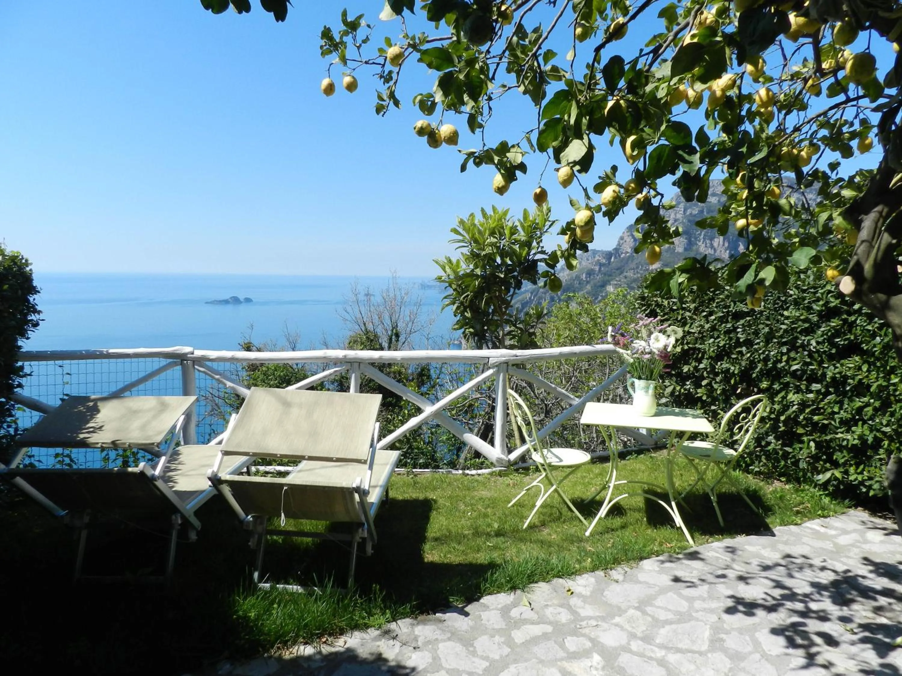 Patio in Bacio del Sole B&B Positano