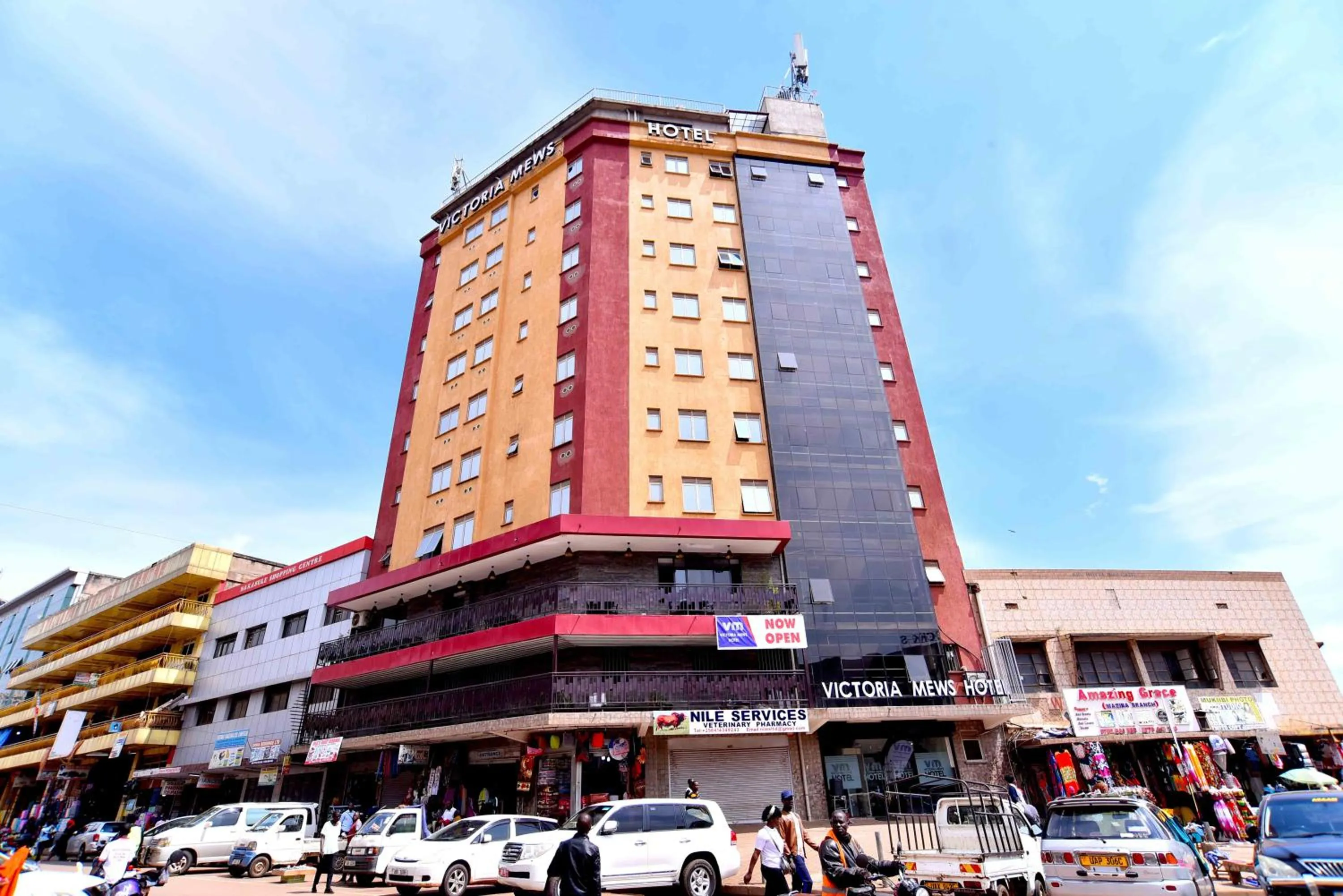 Property building in Victoria Mews Hotel