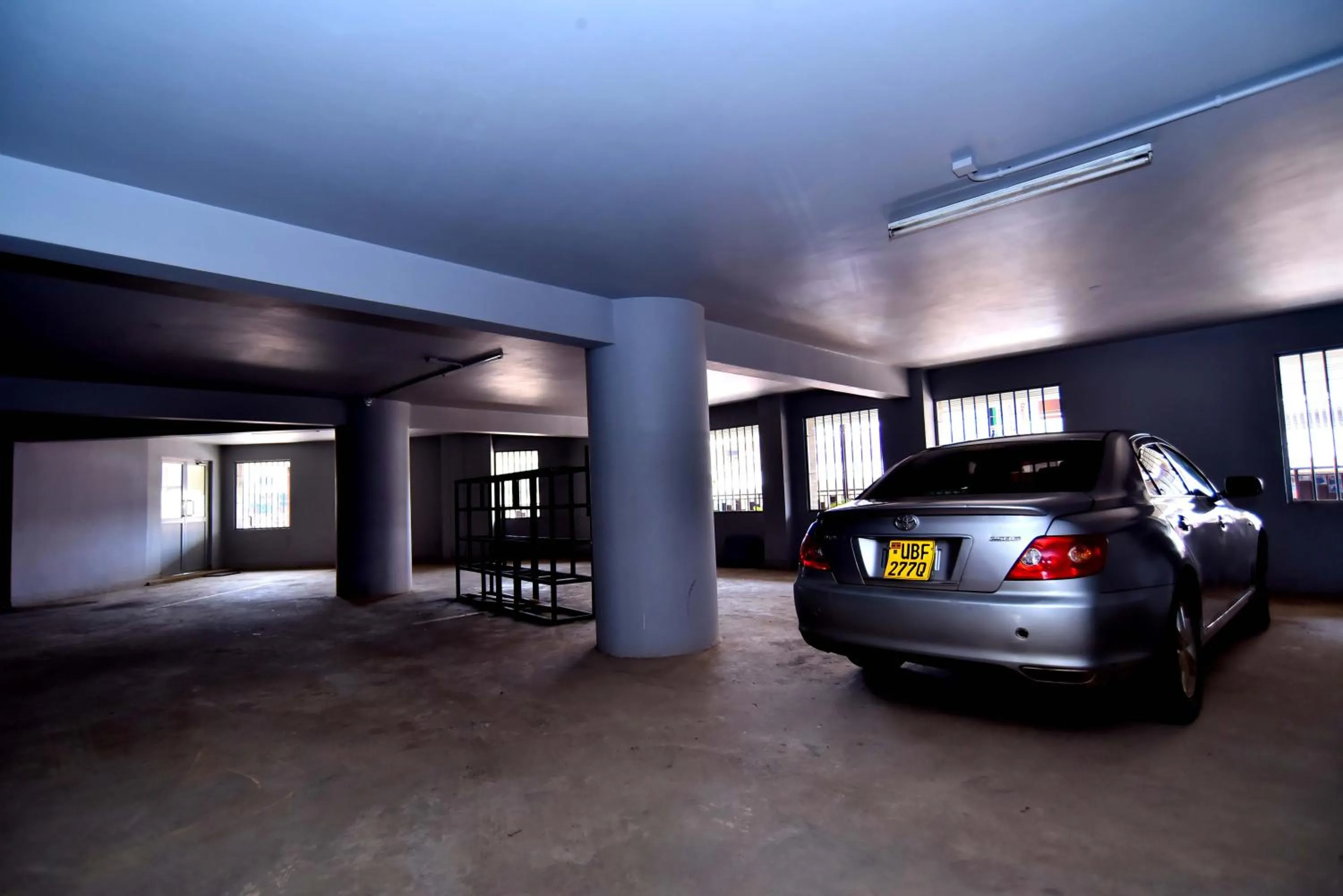 Parking in Victoria Mews Hotel