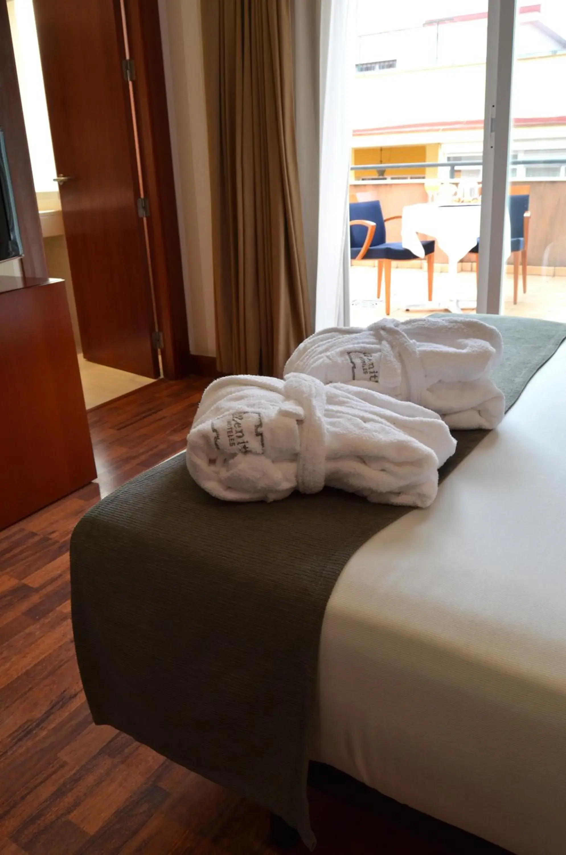 Double Room with Terrace in Zenit Málaga Double Room with Terrace in Zenit Málaga