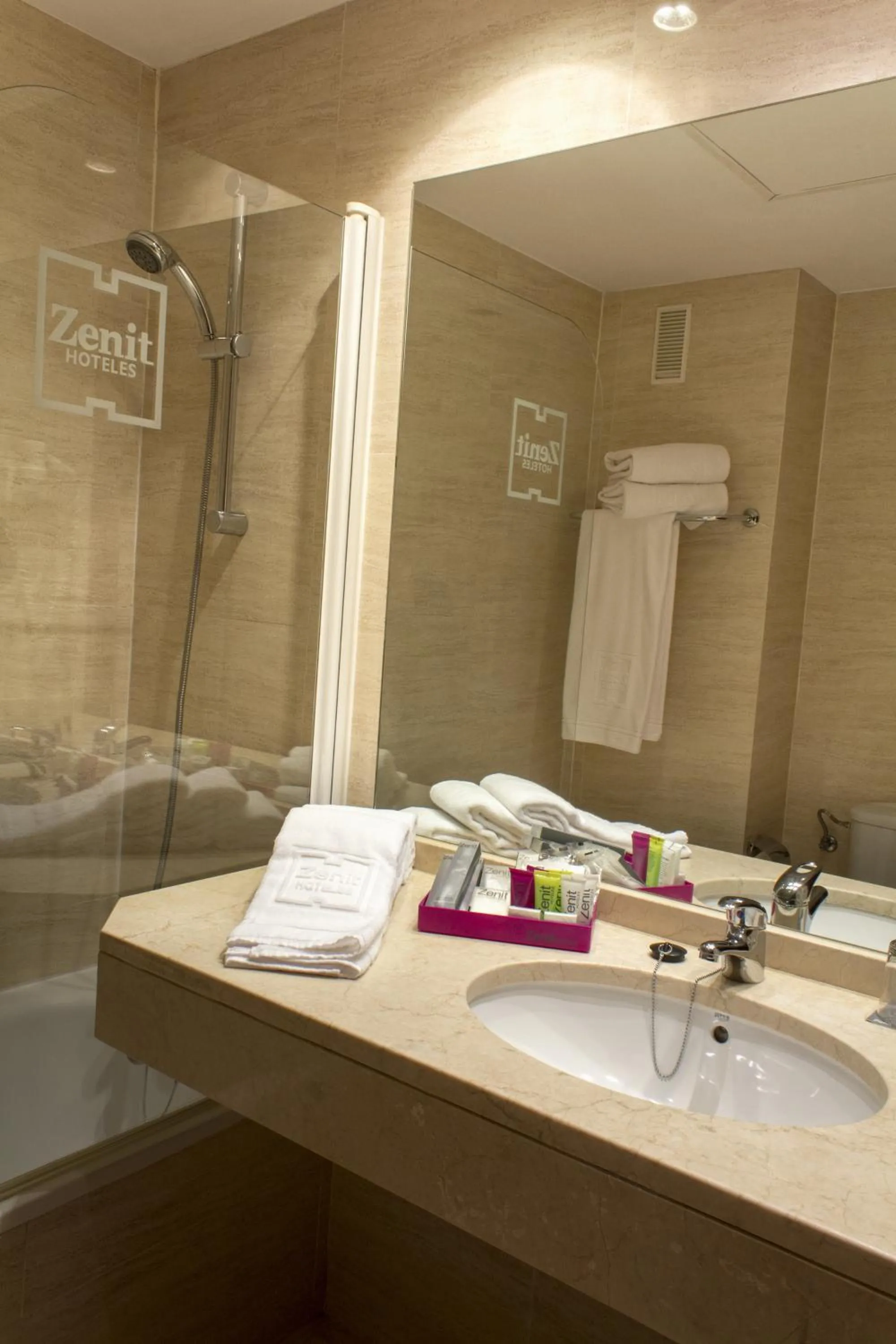 Toilet in Zenit Málaga