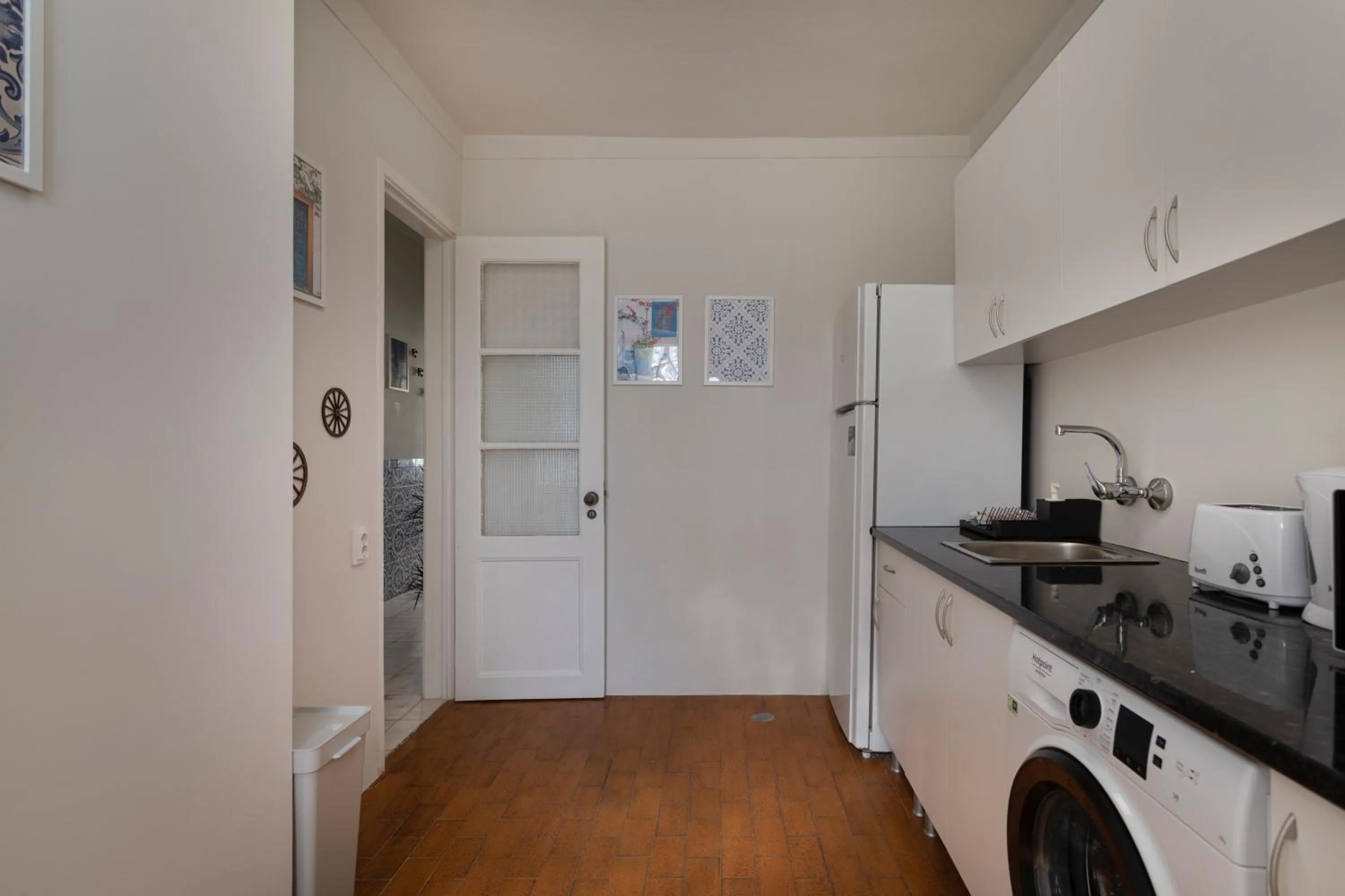 Kitchen or kitchenette in Lemon Hostel Faro