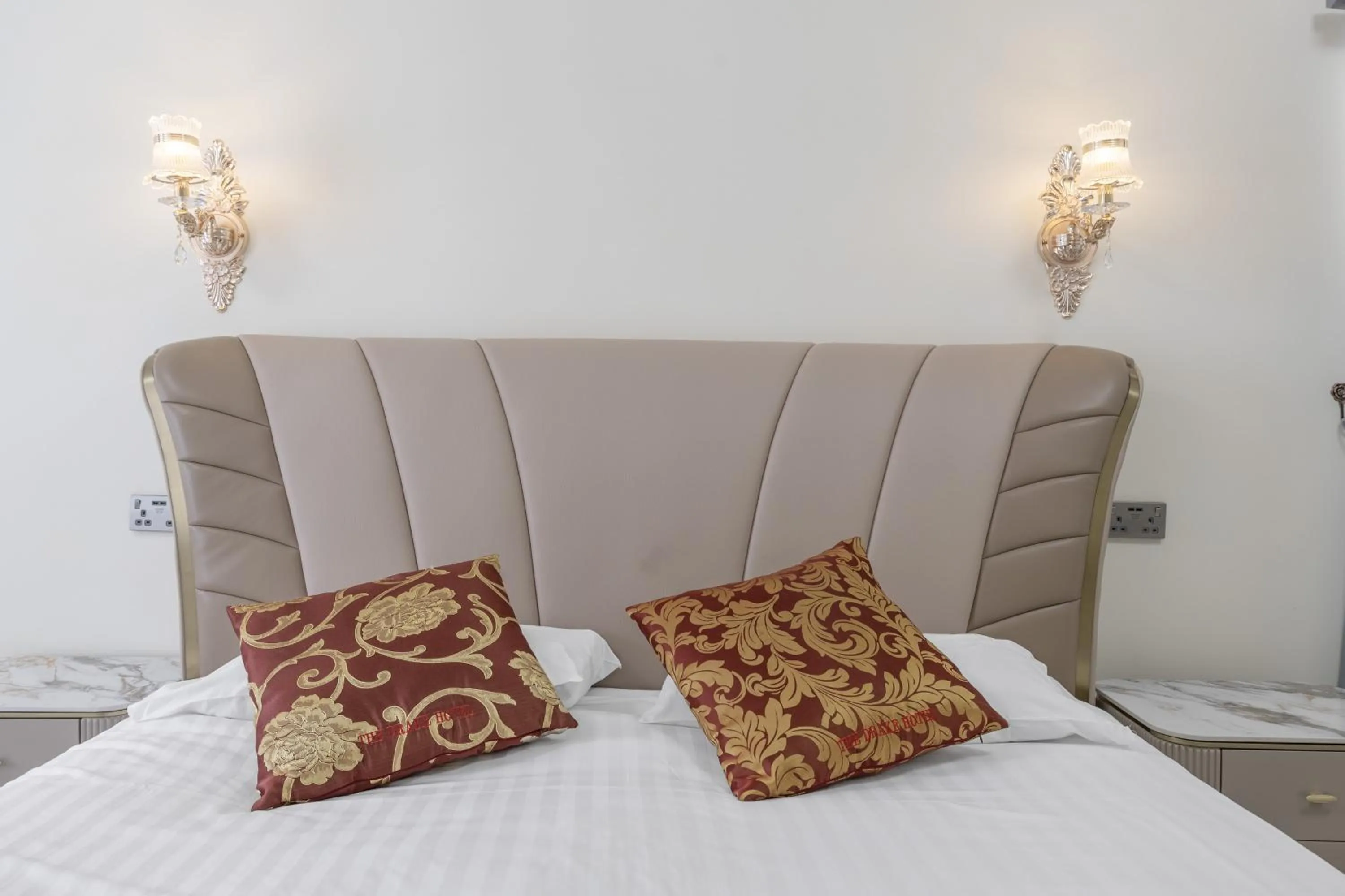 Bed in Drake Hotel Plymouth