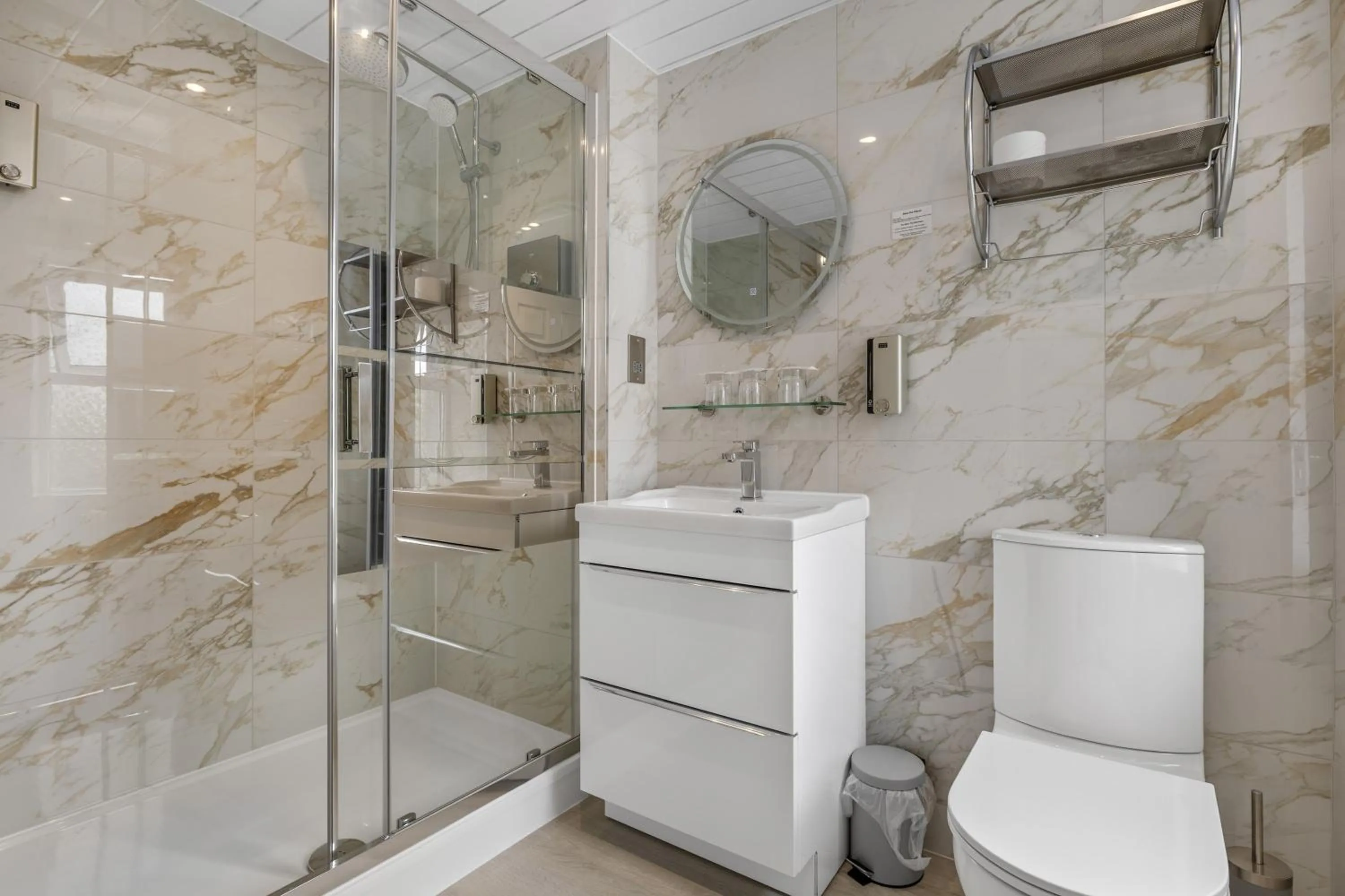 Bathroom in Drake Hotel Plymouth