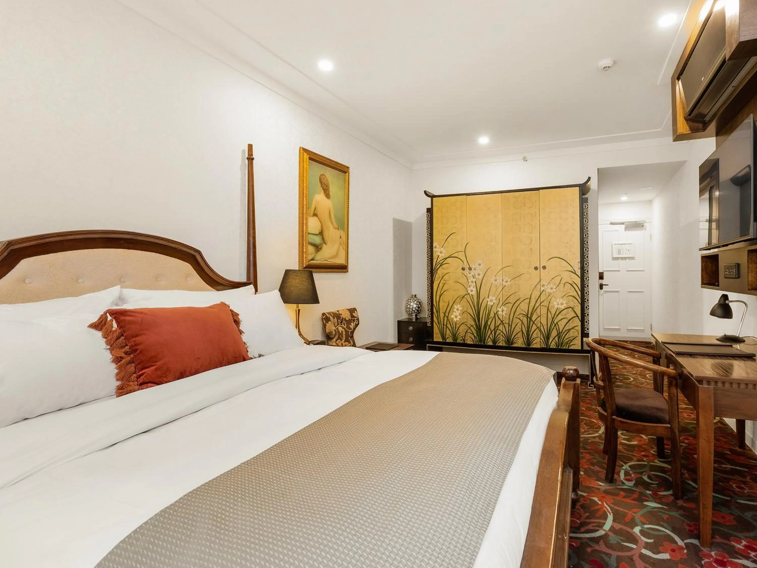 Bed in The Terrace Hotel