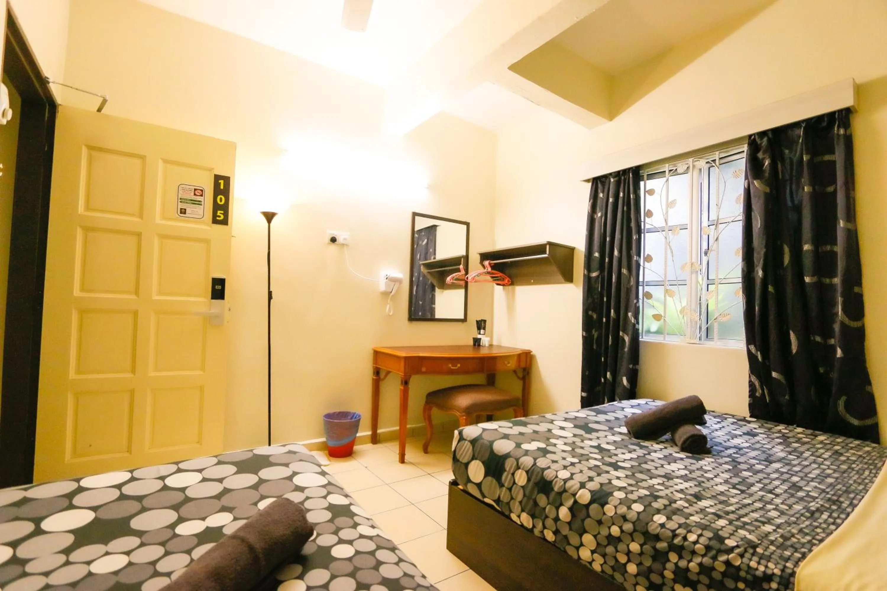 Bedroom, Bed in Golden Lodge