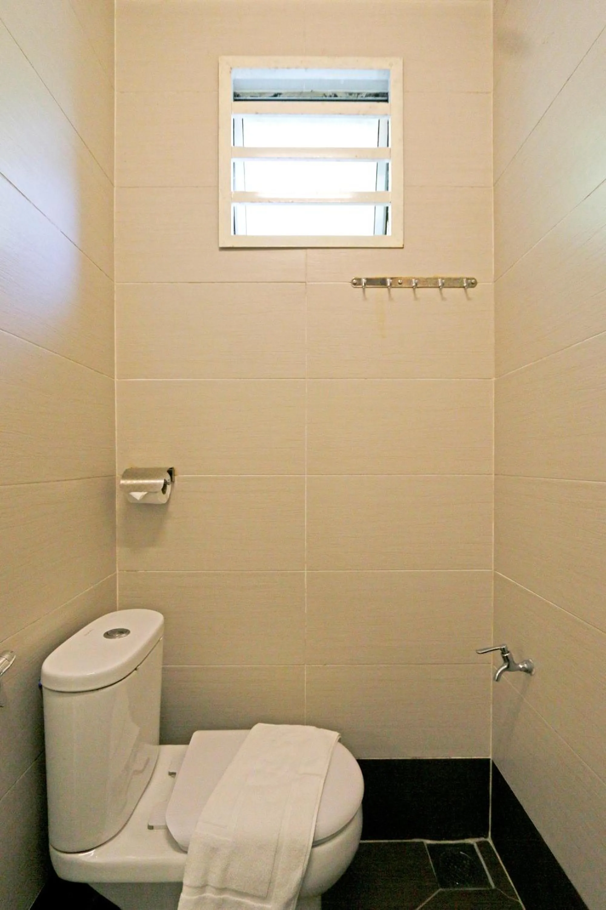 Bathroom in Golden Lodge