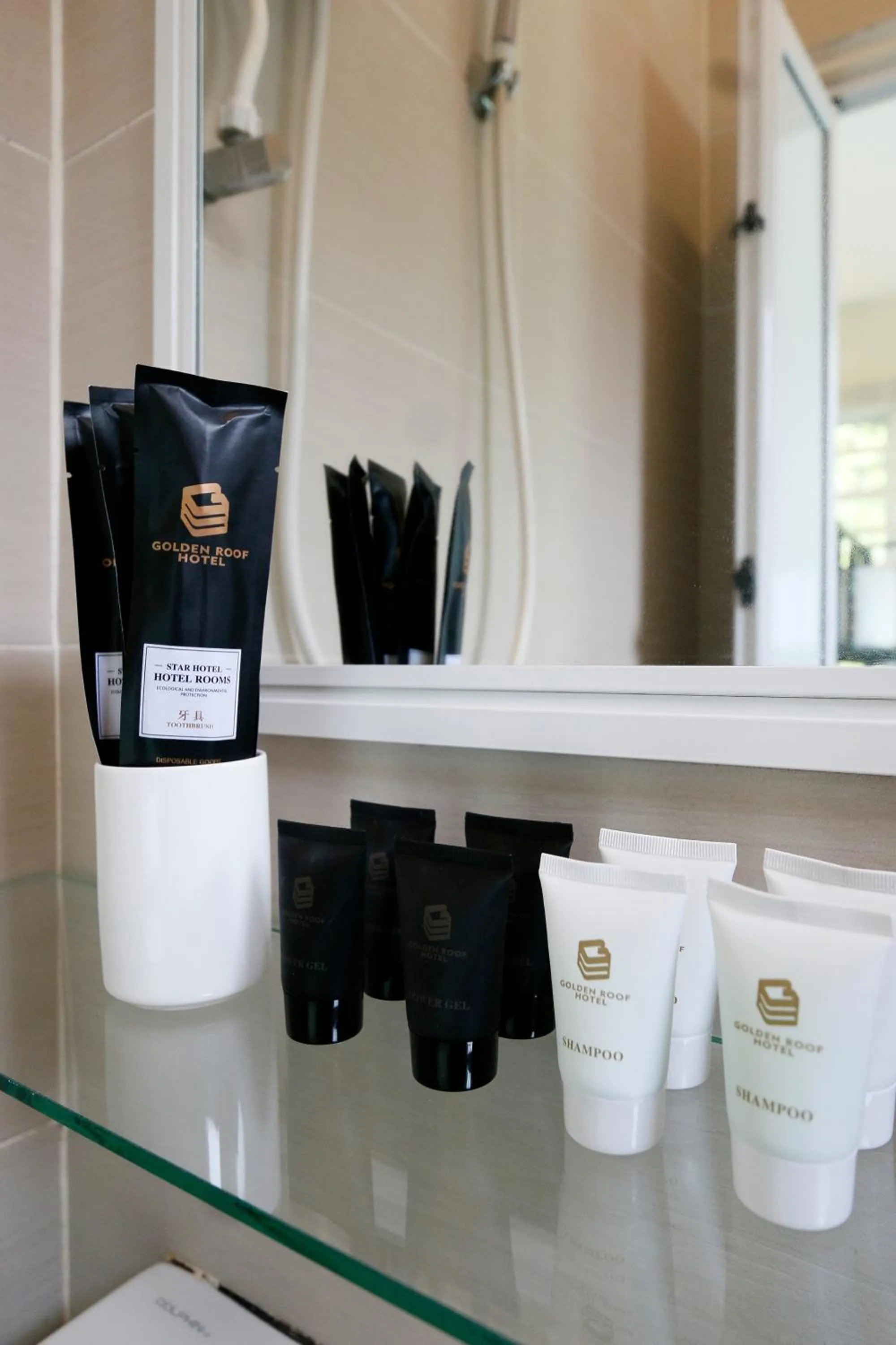 Area and facilities in Golden Lodge