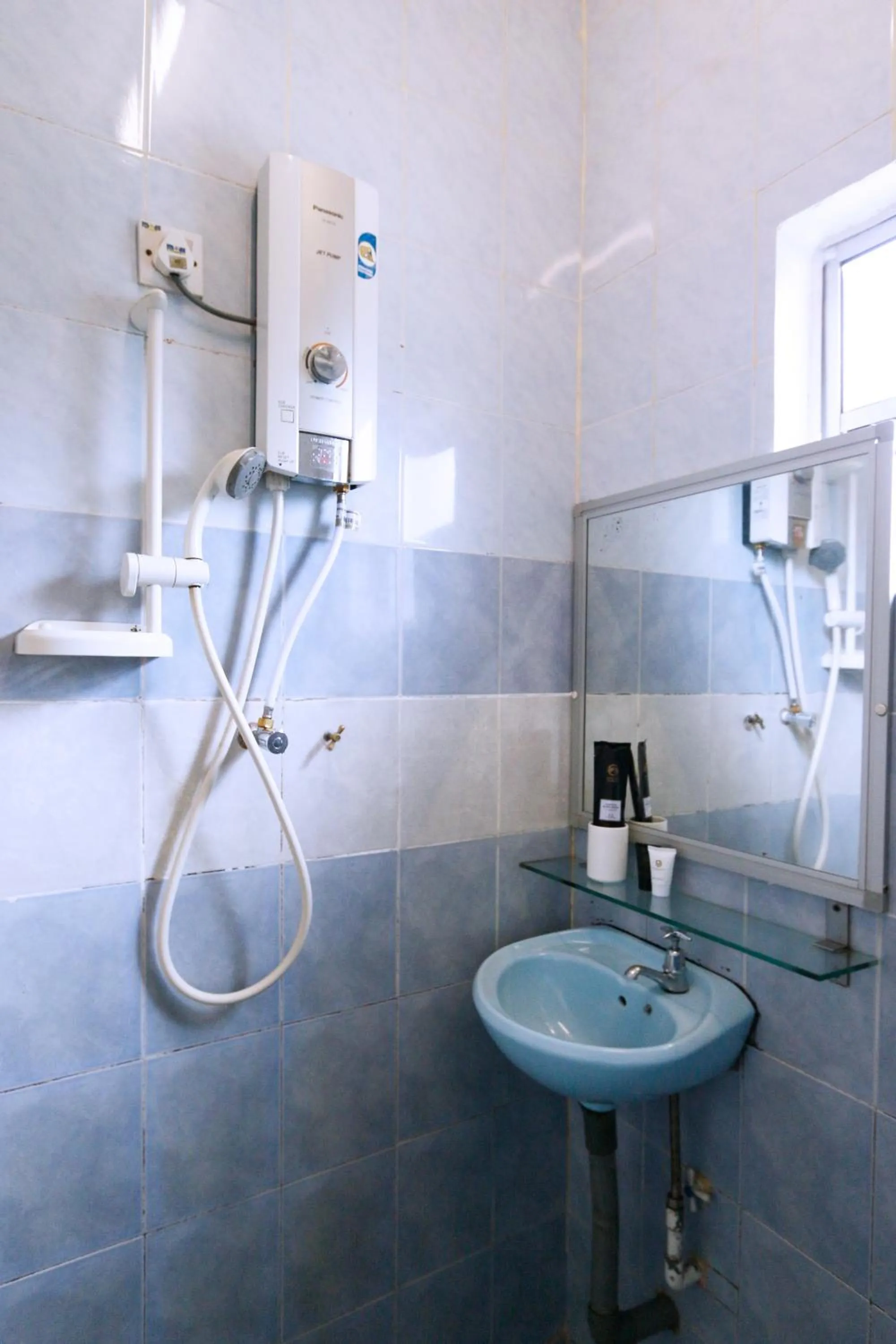 Bathroom in Golden Lodge