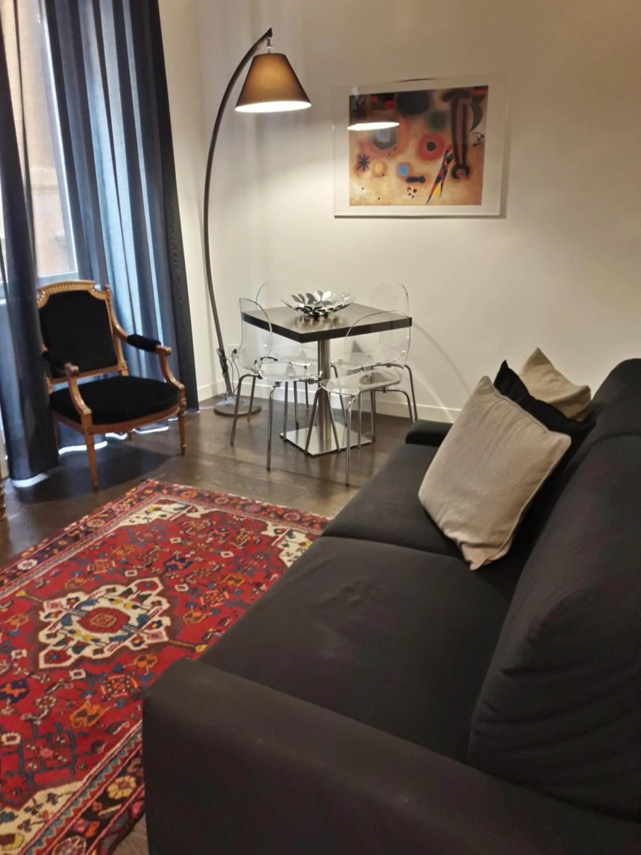 Seating area in EasyInRome Navona