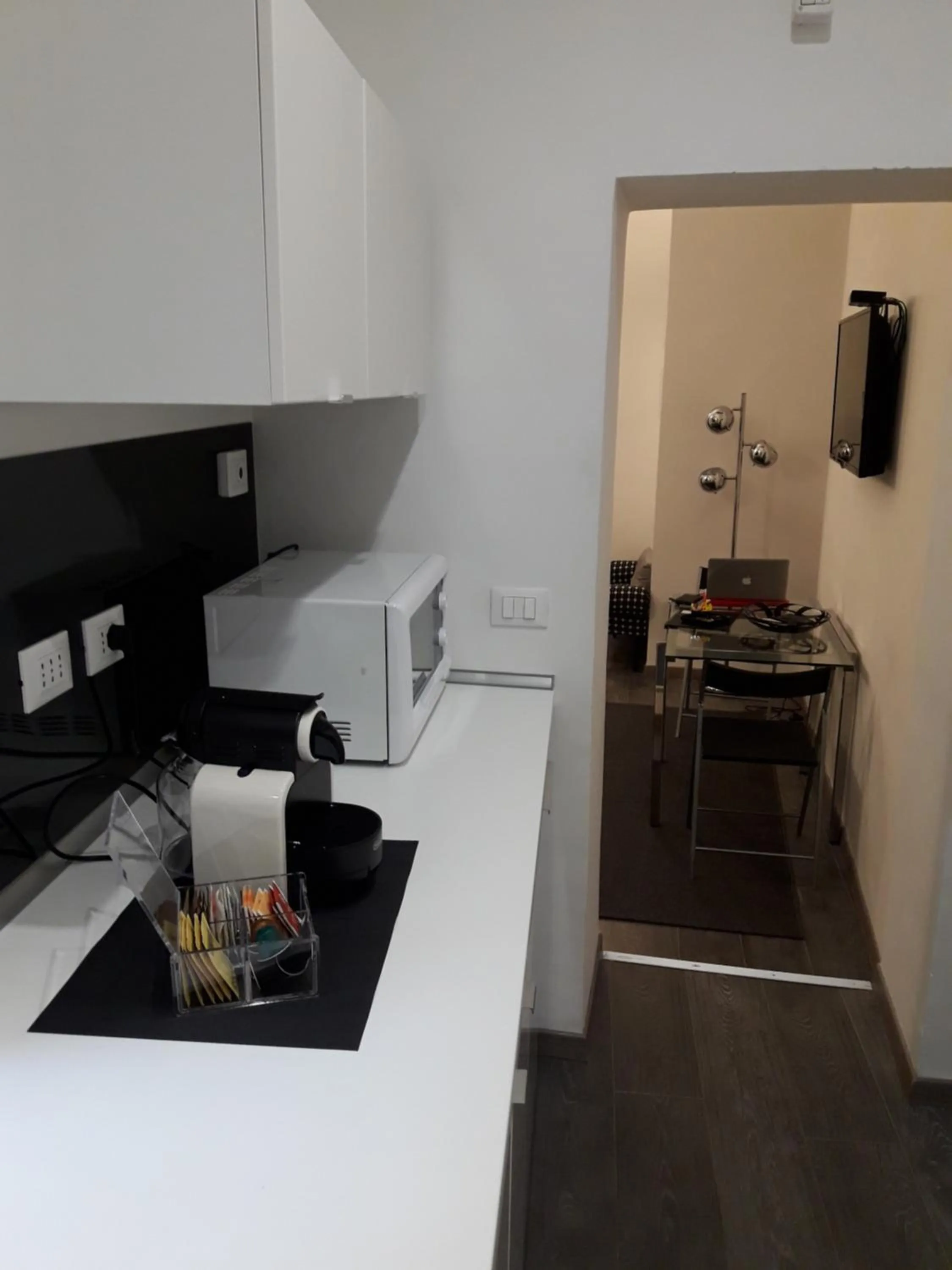 Dining area in EasyInRome Navona