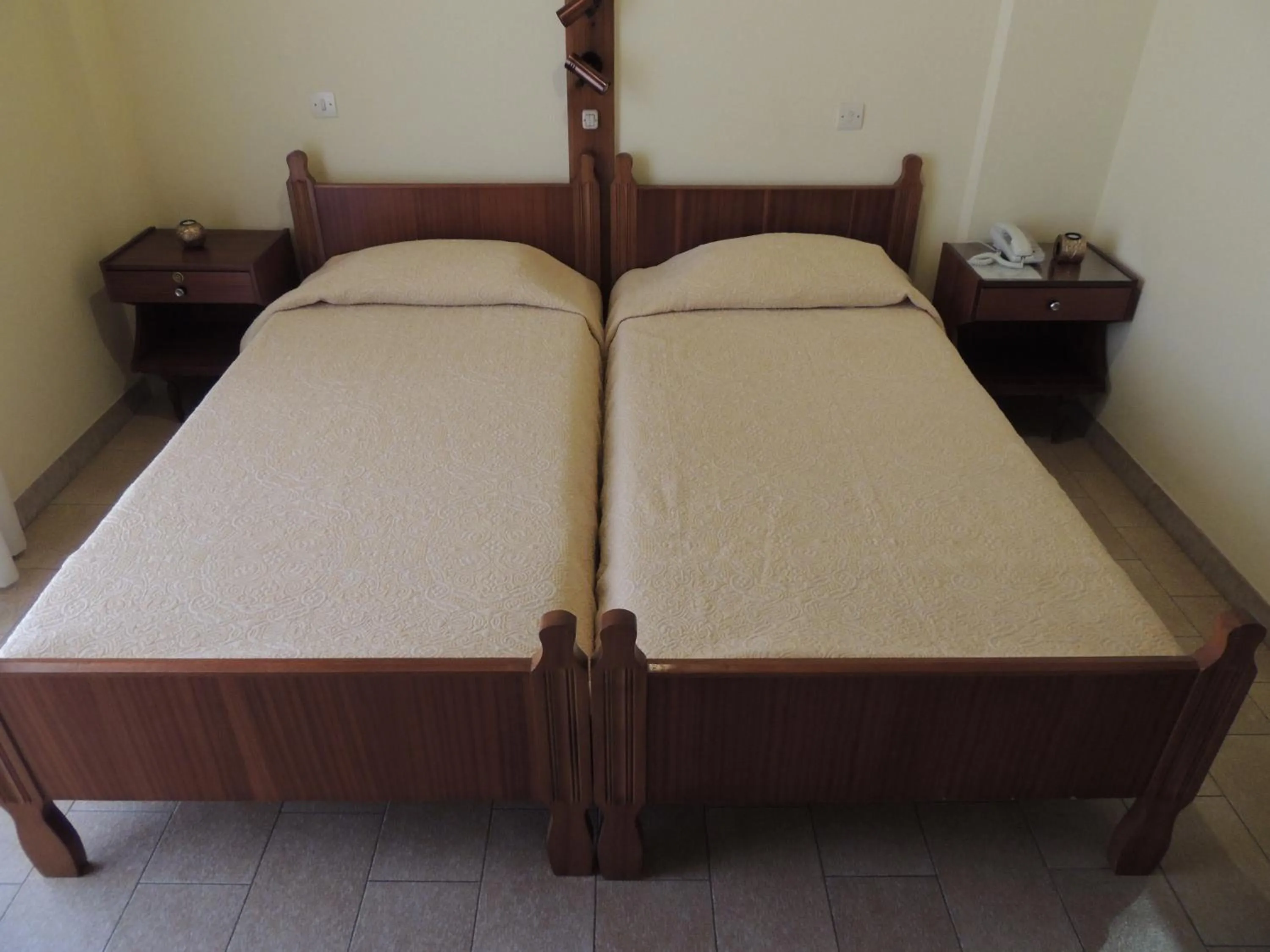 Bedroom, Bed in Miami Studios