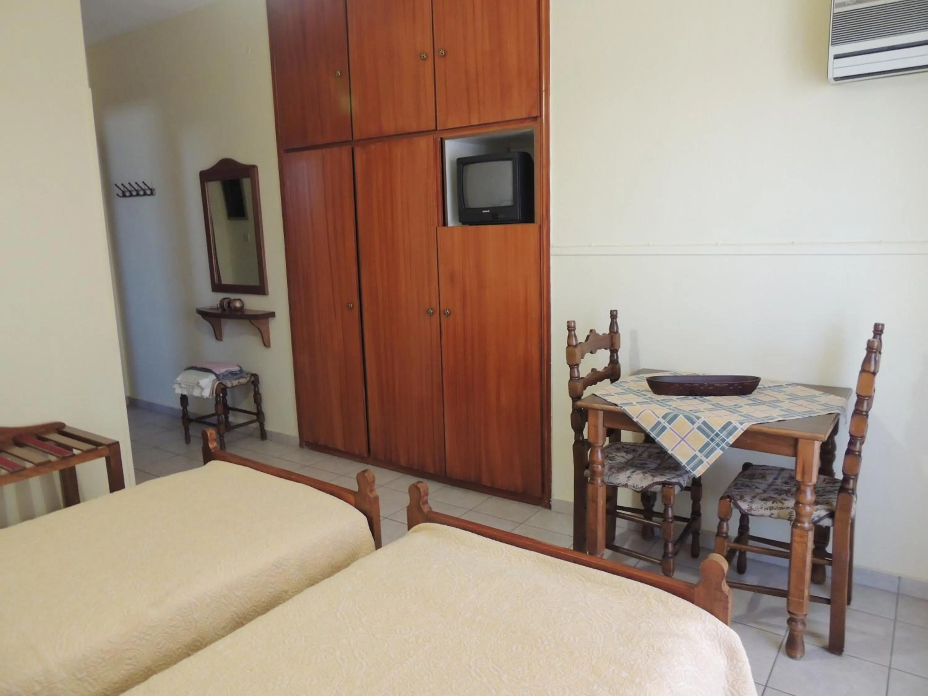 TV and multimedia, Bed in Miami Studios