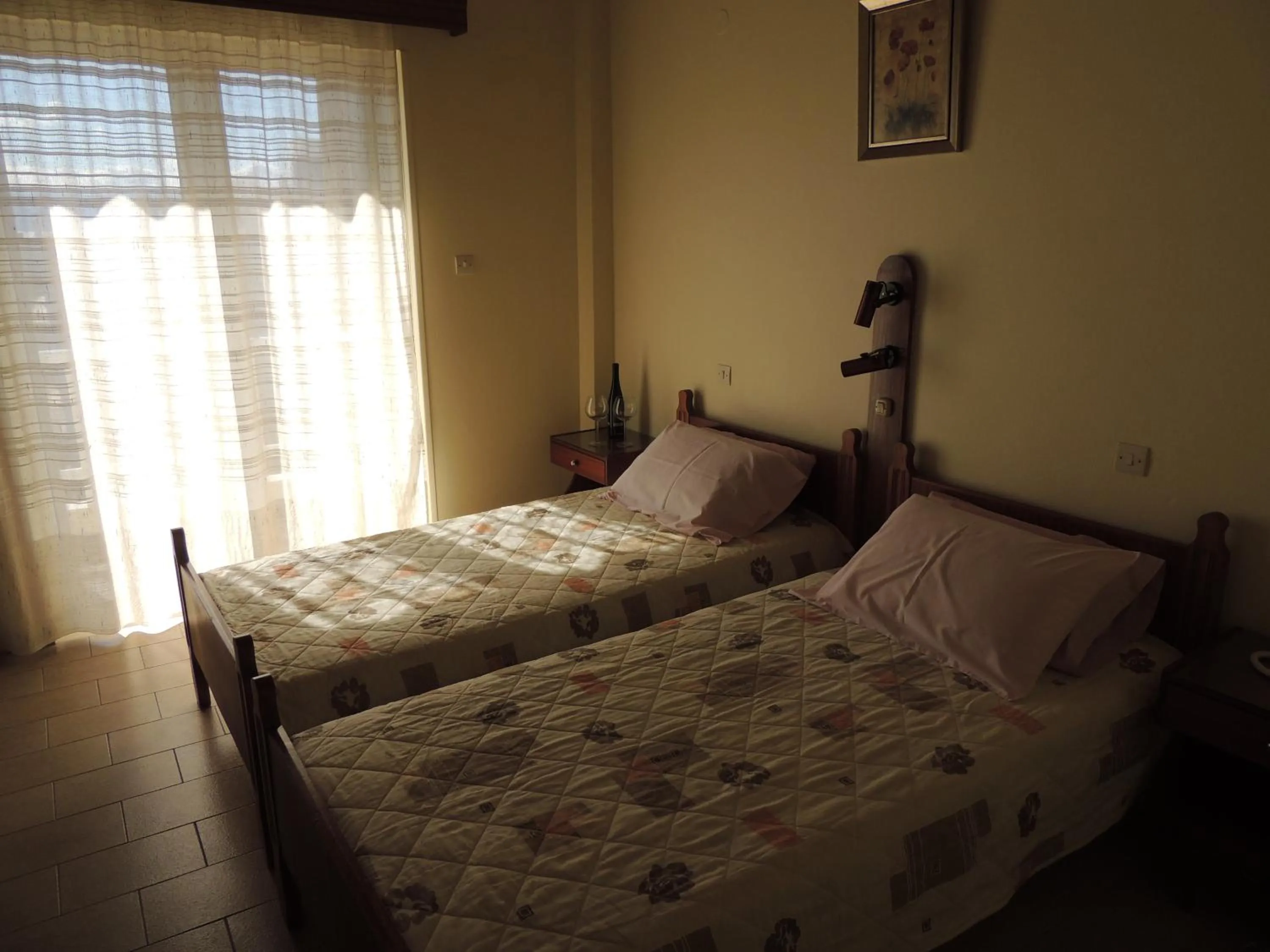 Bedroom, Bed in Miami Studios