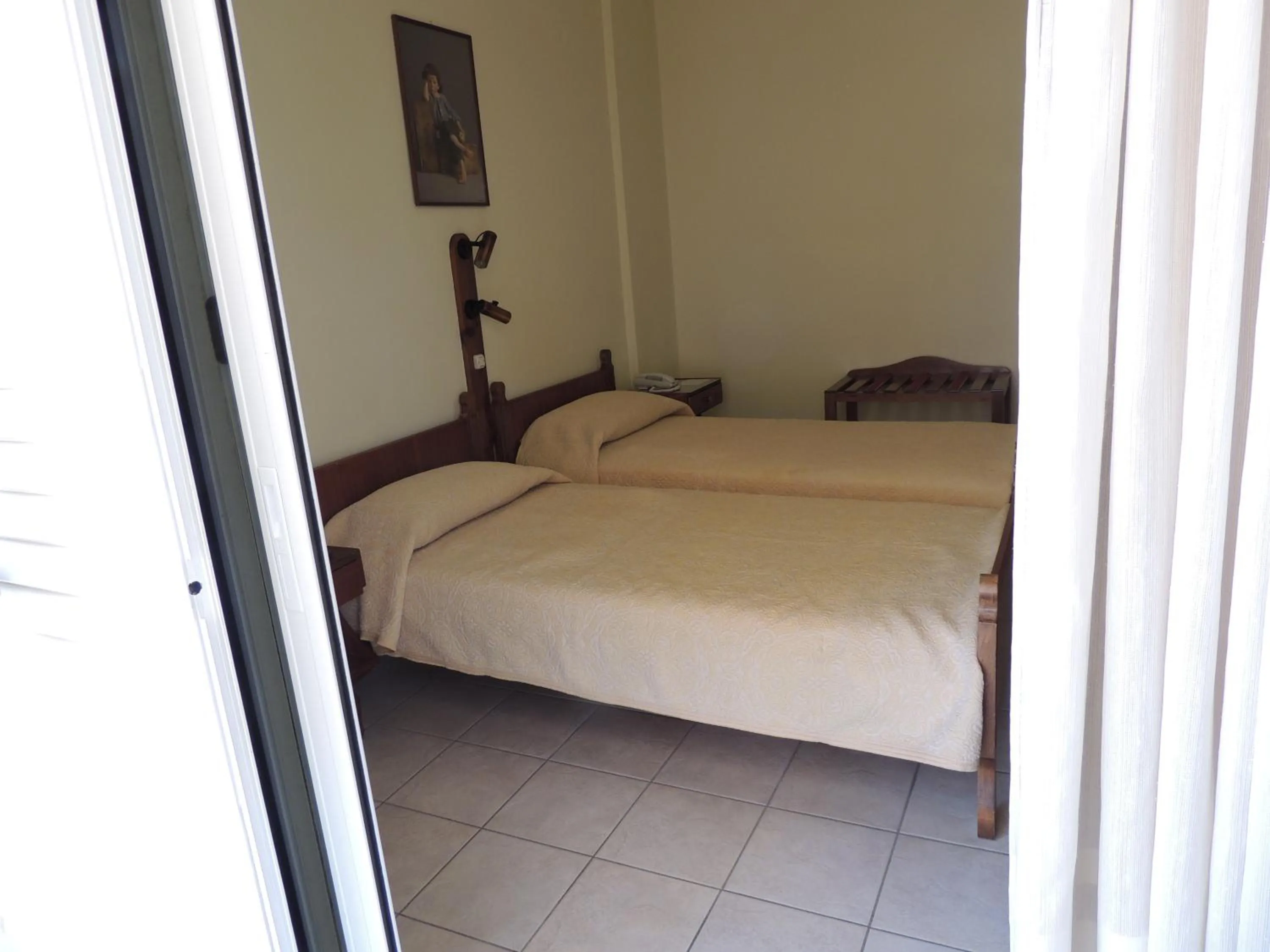 Bedroom, Bed in Miami Studios