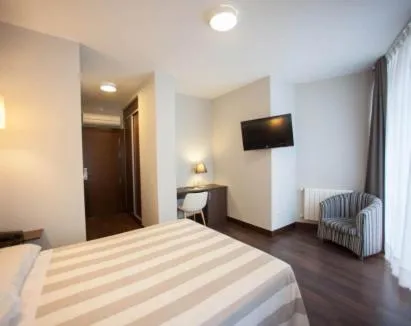 Bedroom, Bed in Hotel Silken Sirimiri