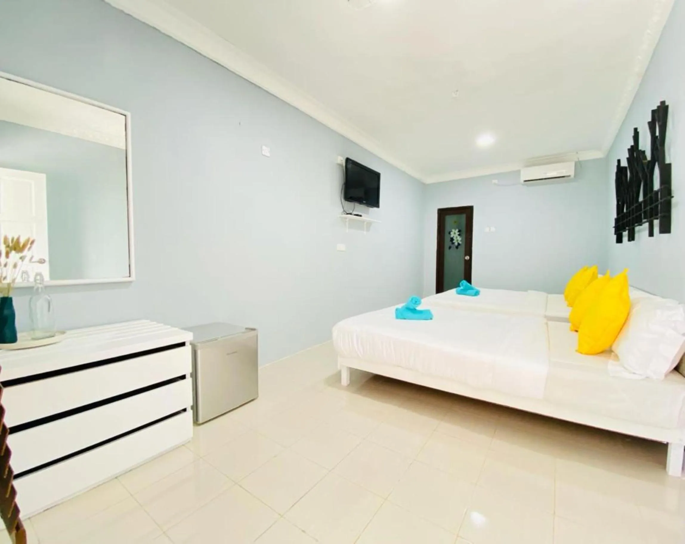 Photo of the whole room in FAT MERMAID GUESTHOUSE