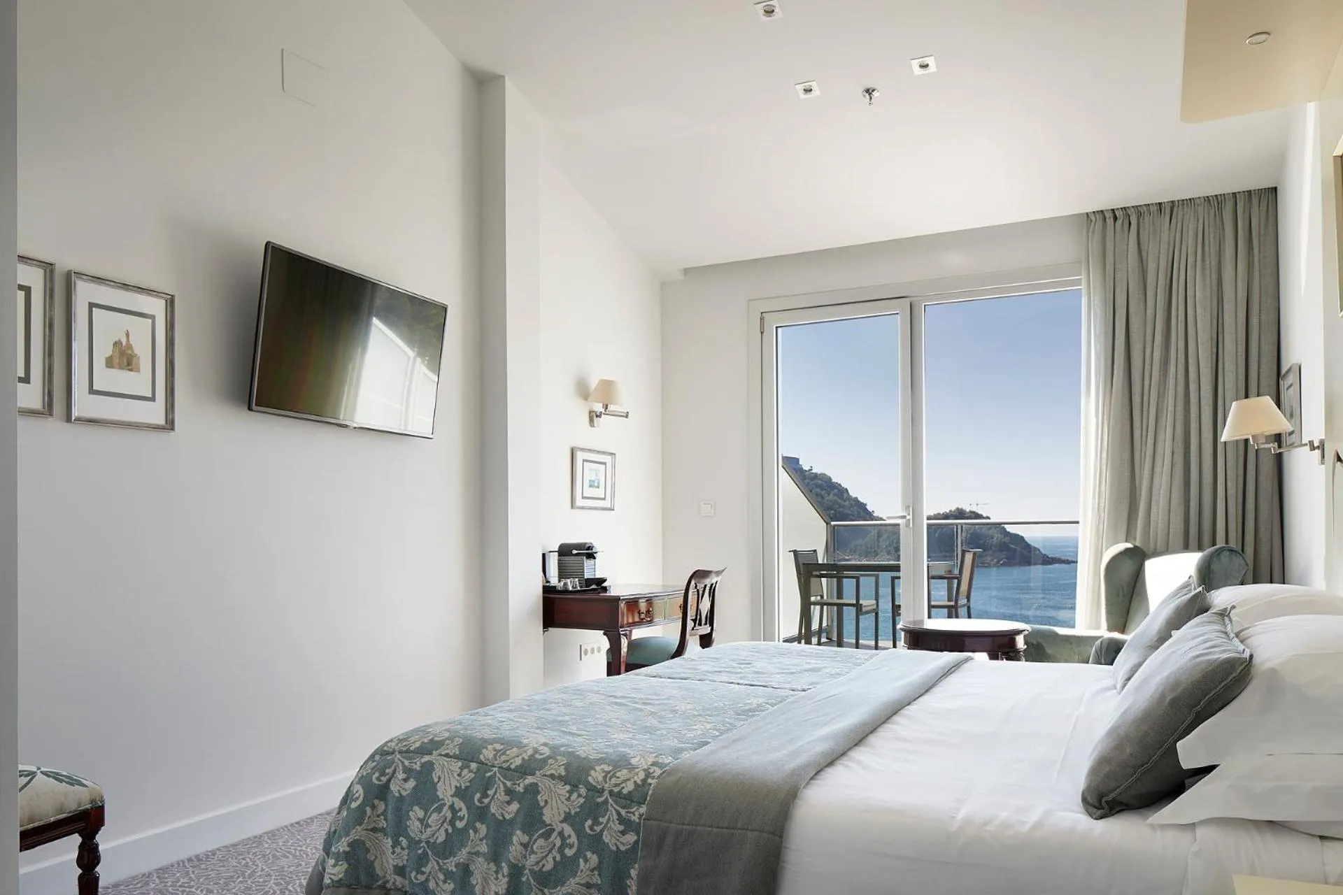 TV and multimedia, Bed in Hotel de Londres y de Inglaterra