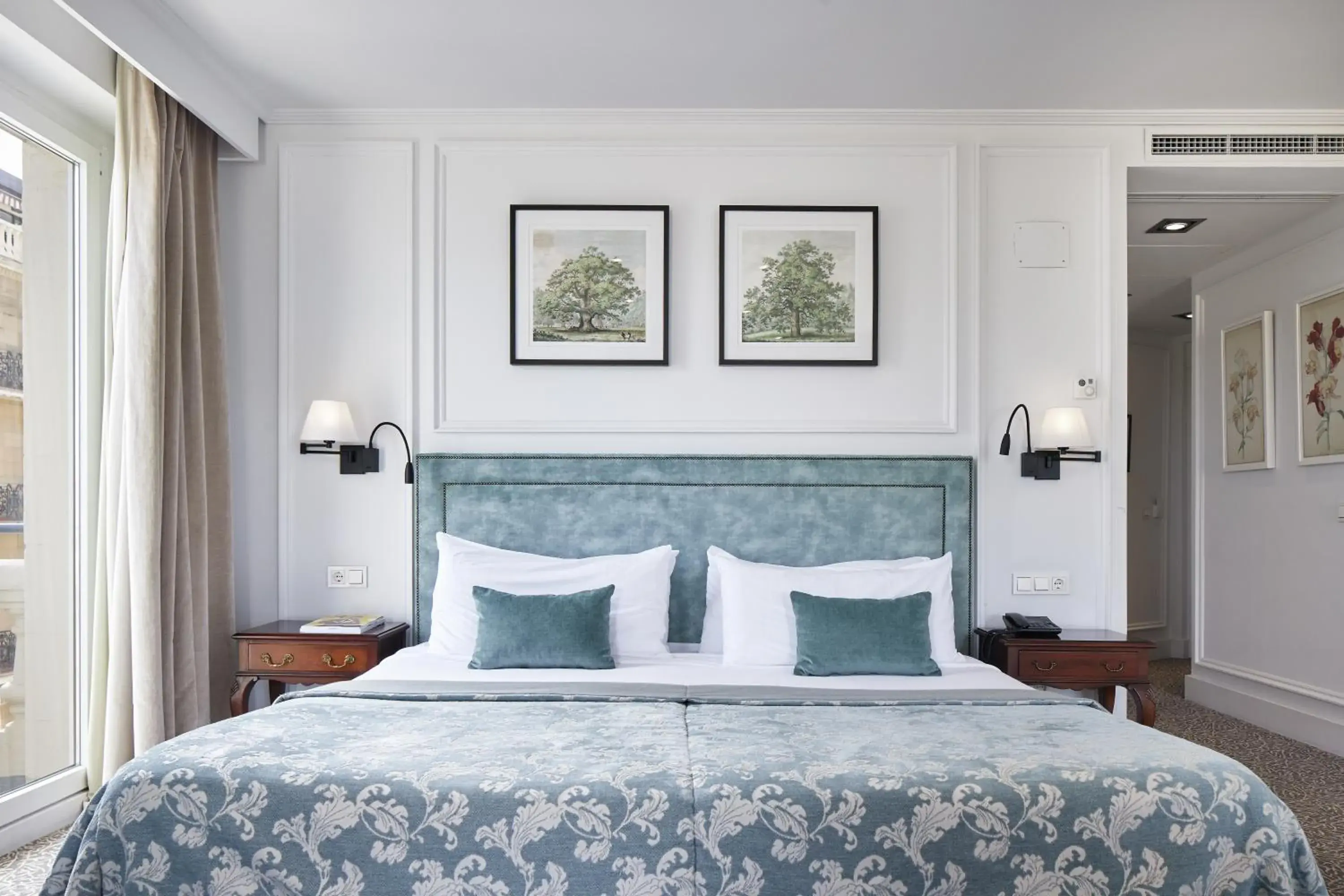 Junior Suite with Sea View in Hotel de Londres y de Inglaterra Junior Suite with Sea View in Hotel de Londres y de Inglaterra