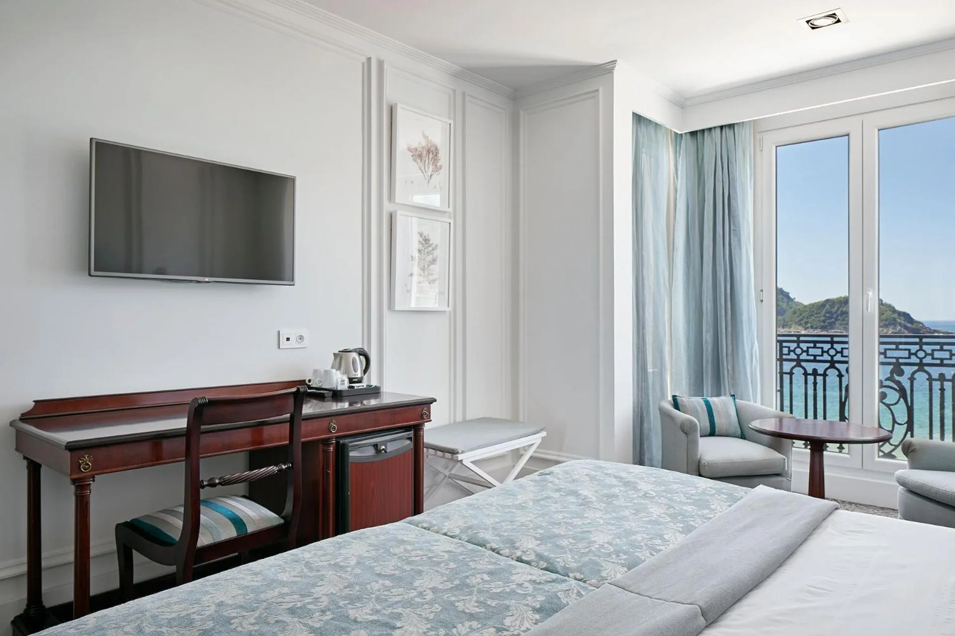 Coffee/tea facilities, Bed in Hotel de Londres y de Inglaterra