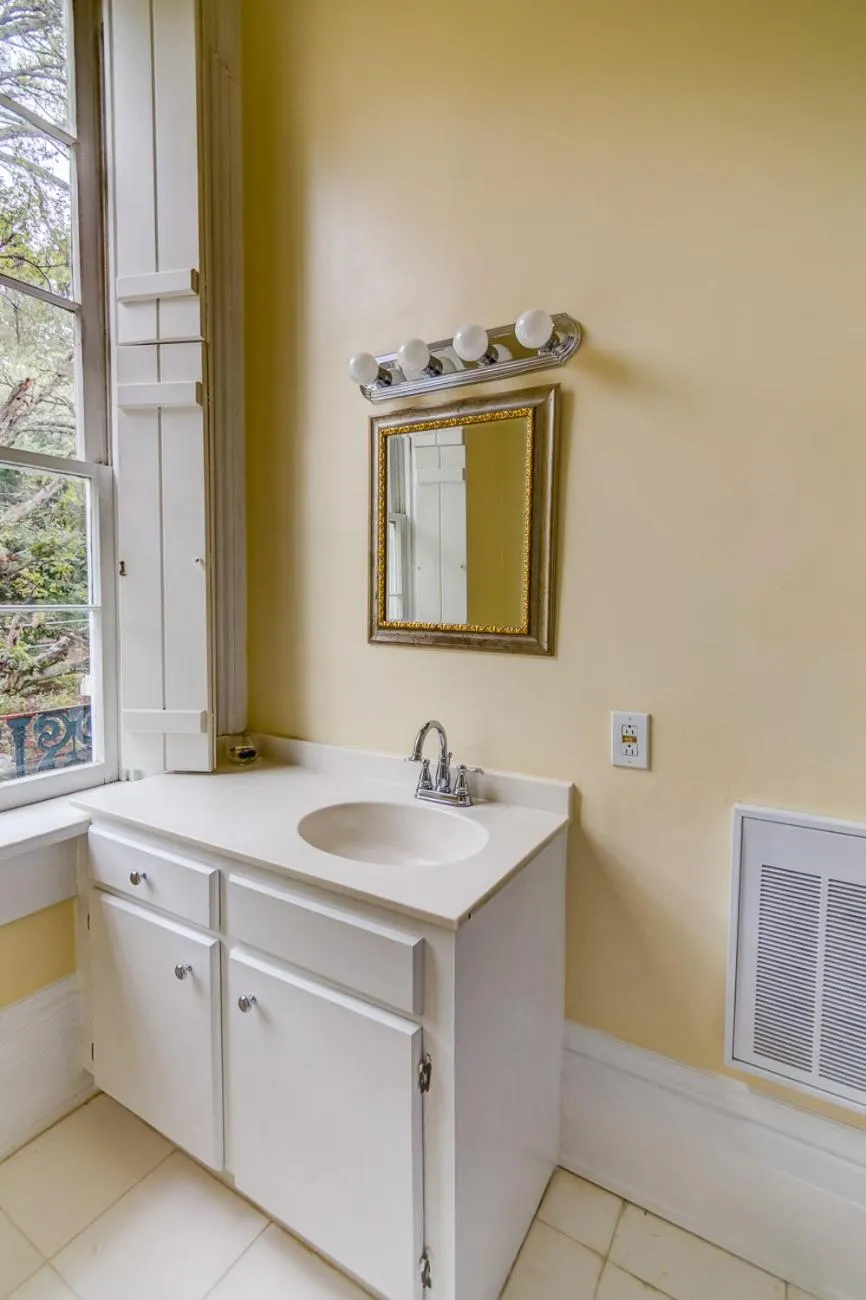 Bathroom in The Duff Green Mansion