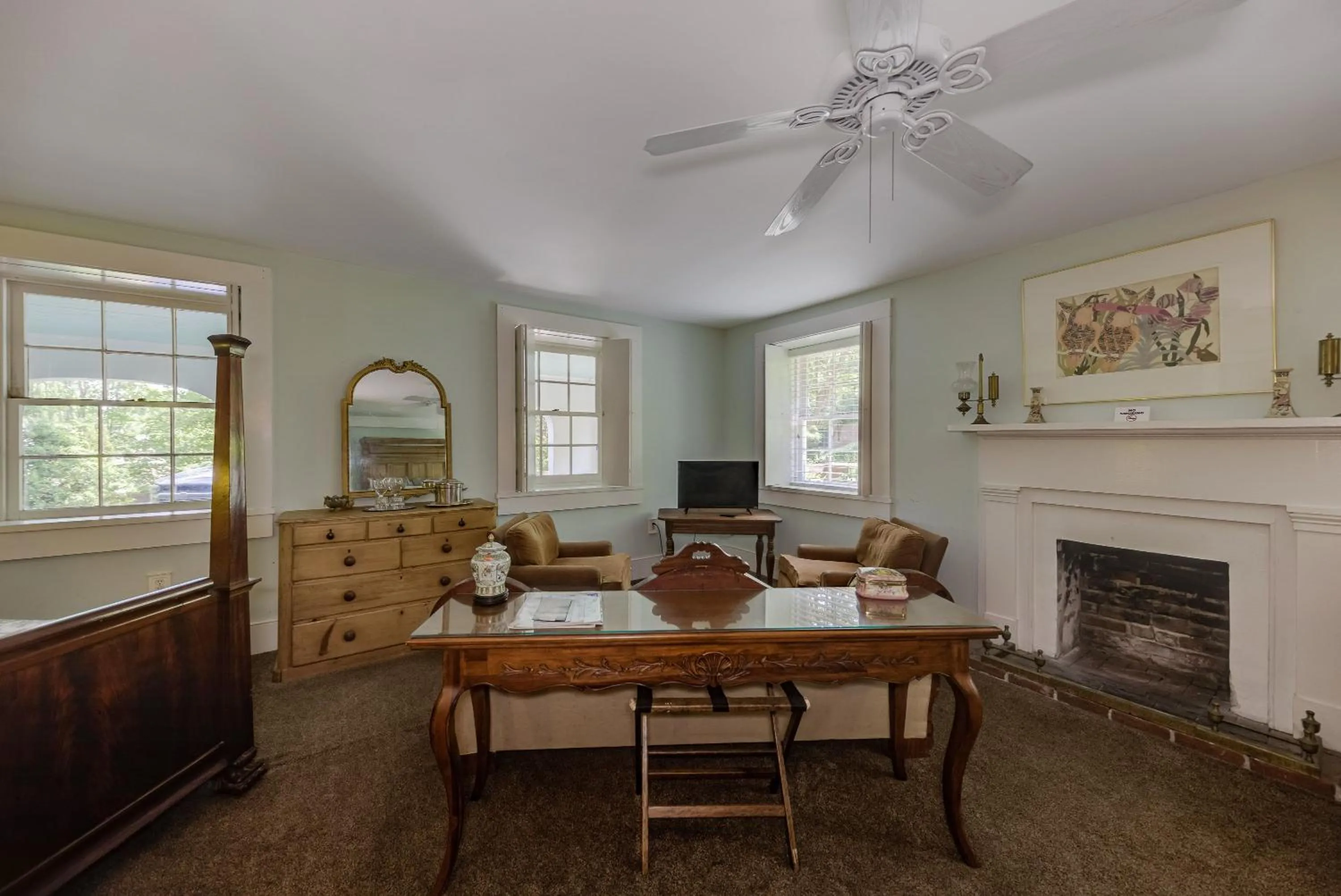 Seating area in The Duff Green Mansion