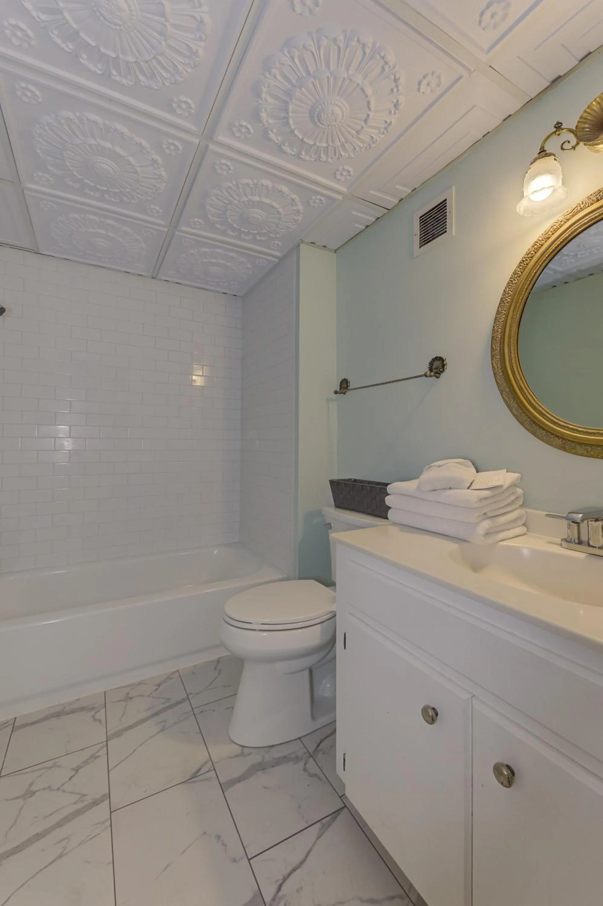 Bathroom in The Duff Green Mansion