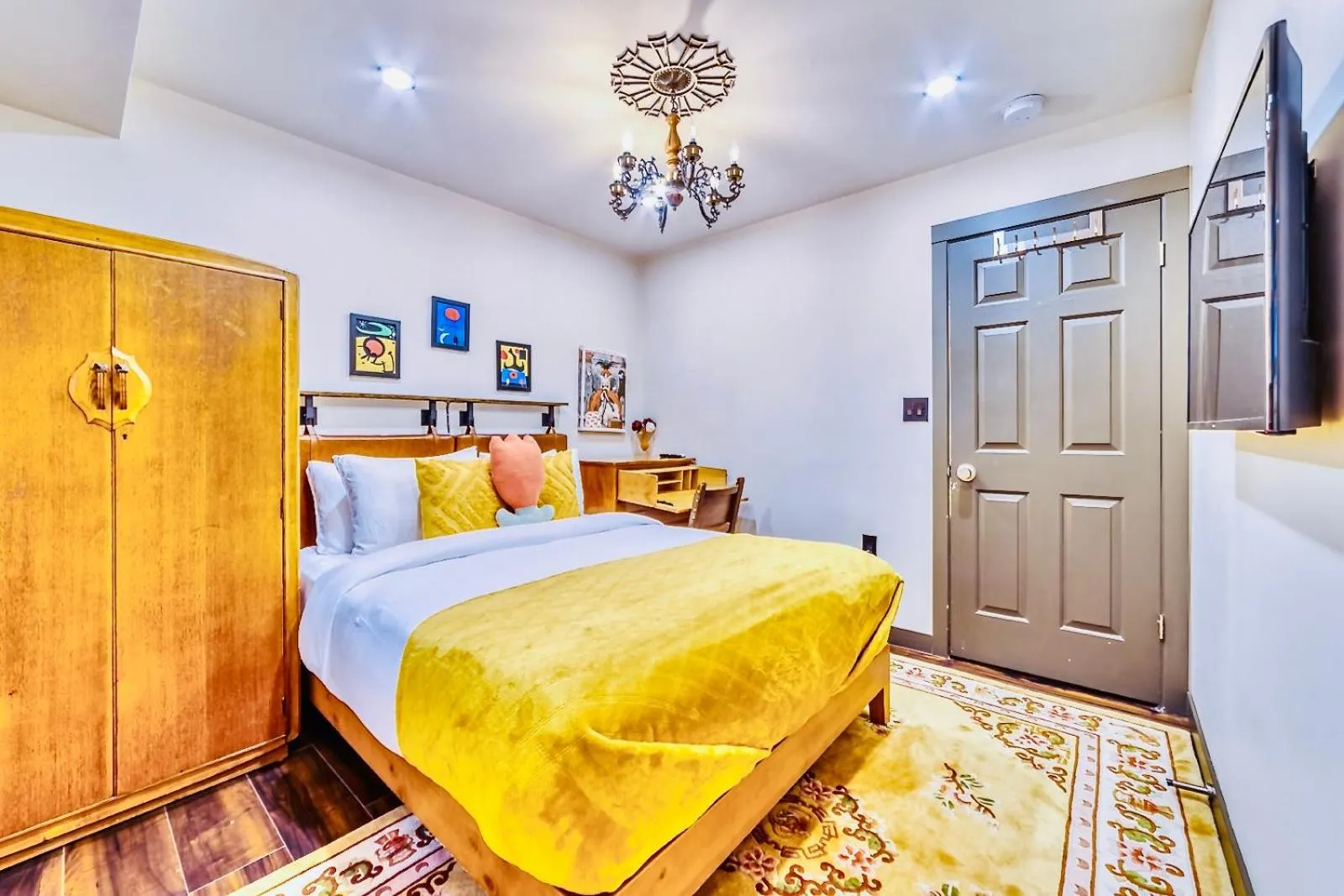 Bed in Neocolonial Nouveau Kensington Vacation Home