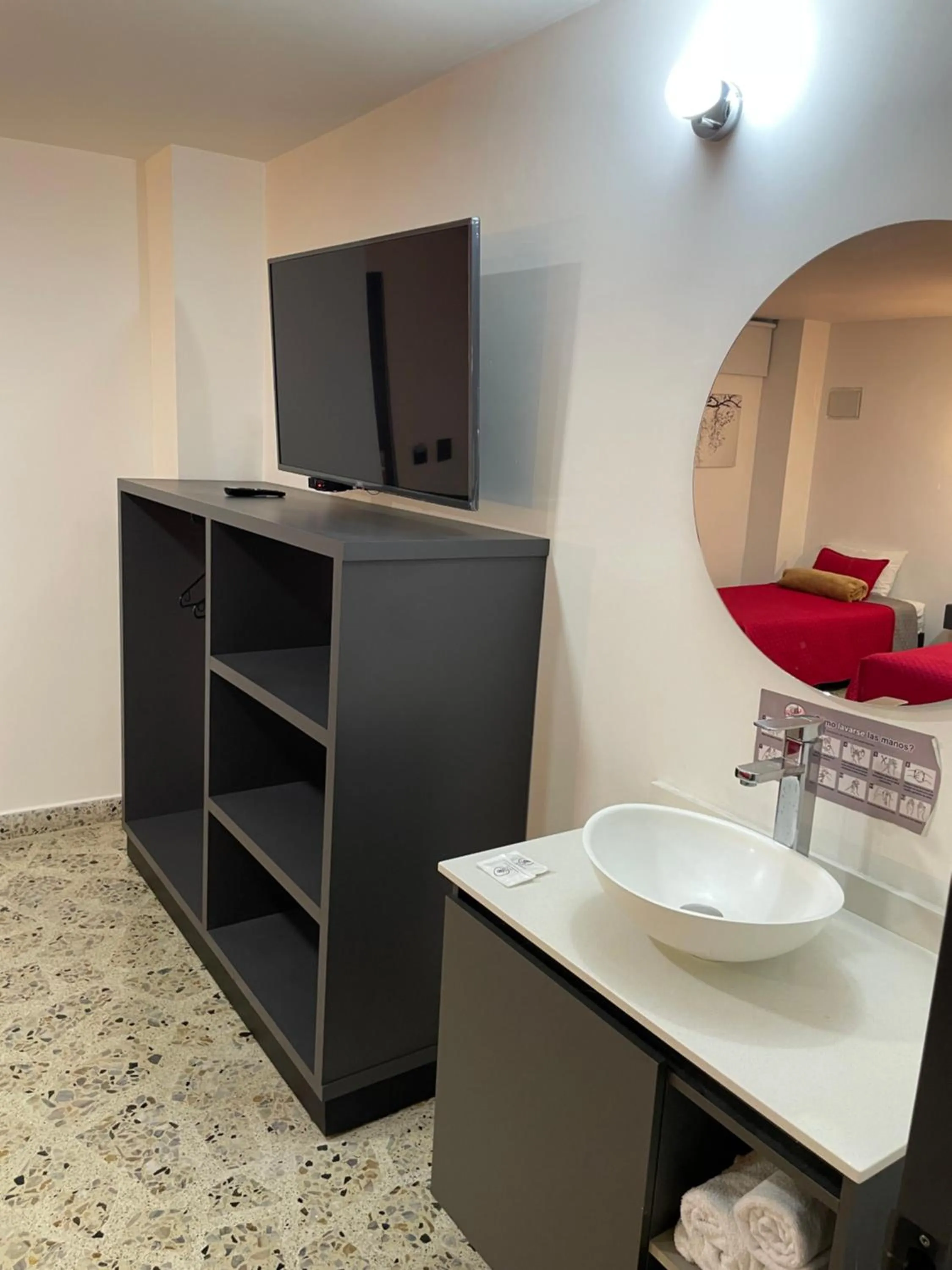 TV and multimedia in Hotel Ofix