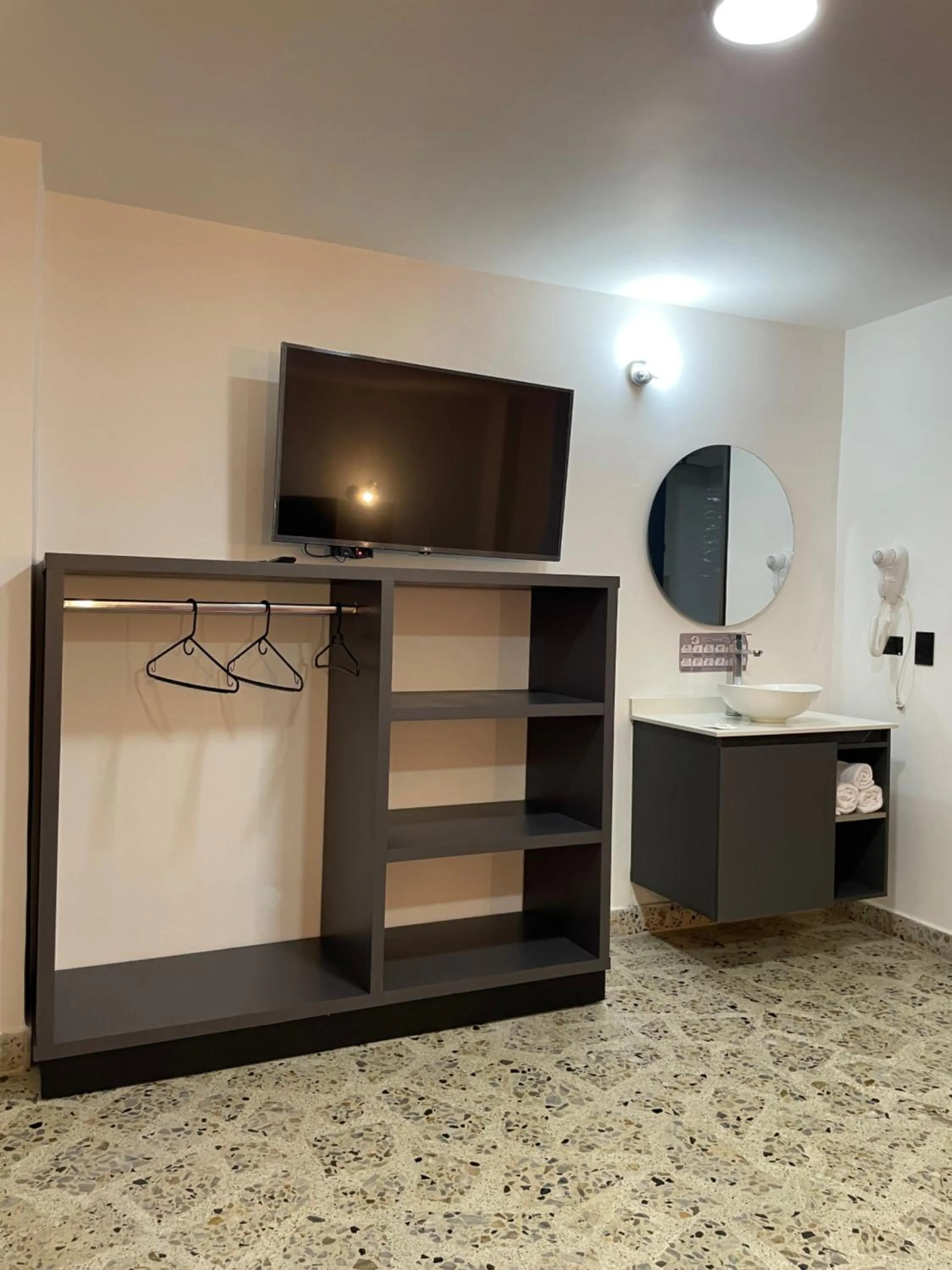 TV and multimedia in Hotel Ofix