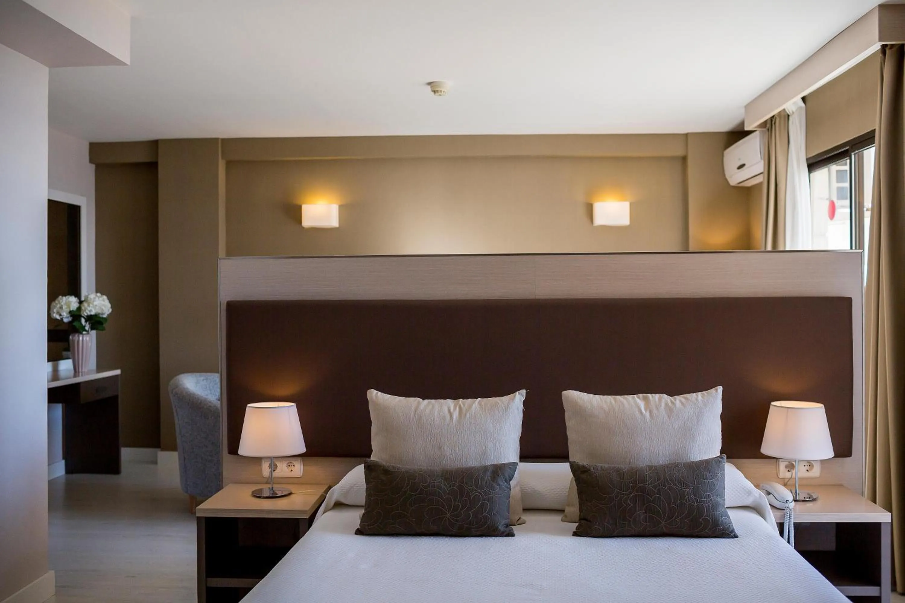 Photo of the whole room, Bed in Hotel Playas de Torrevieja