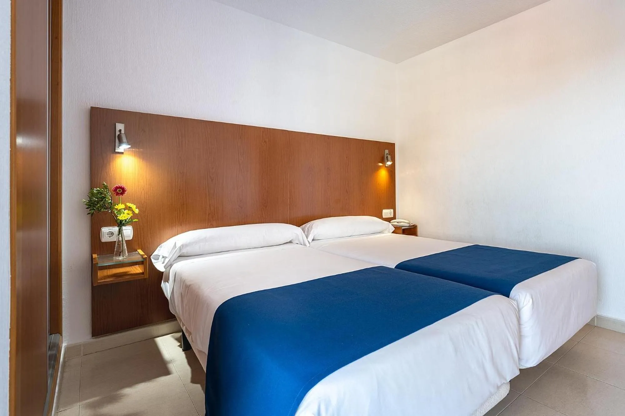 Photo of the whole room, Bed in Hotel Playas de Torrevieja