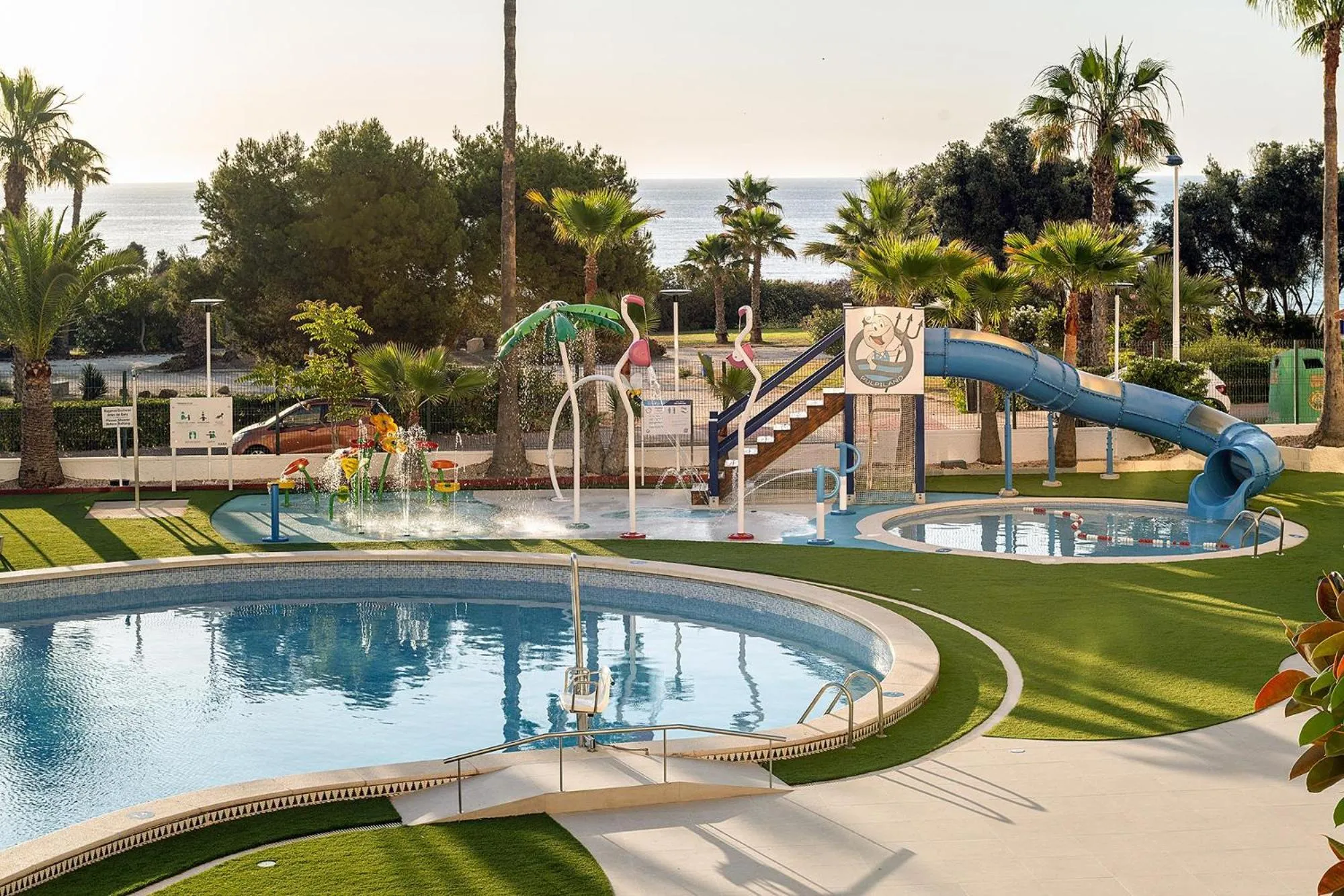 Swimming pool in Hotel Playas de Torrevieja