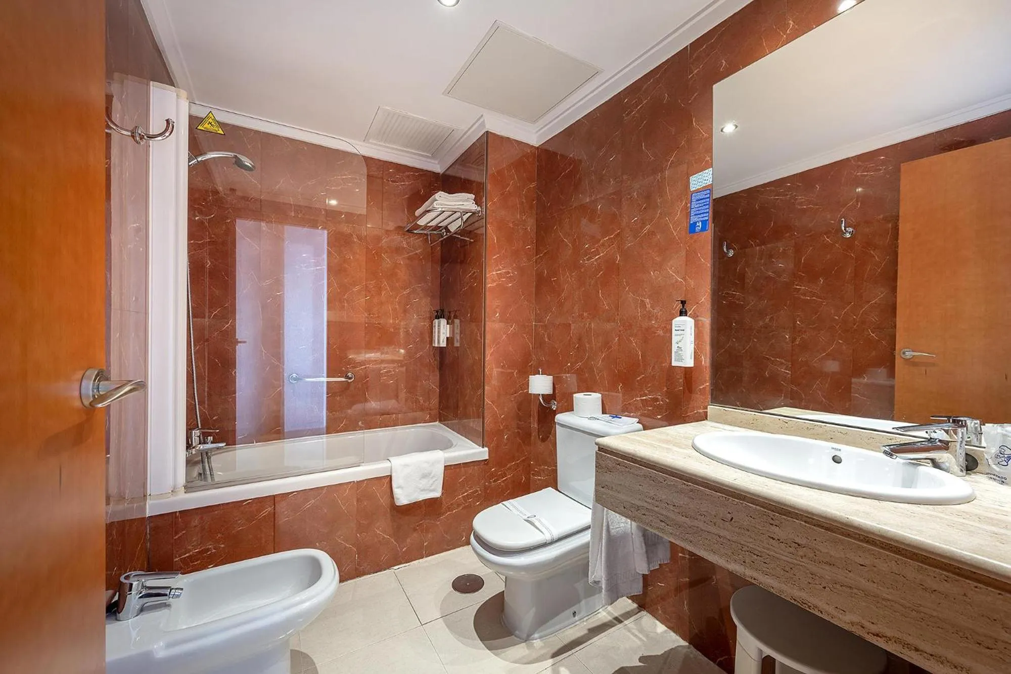 Bathroom in Hotel Playas de Torrevieja