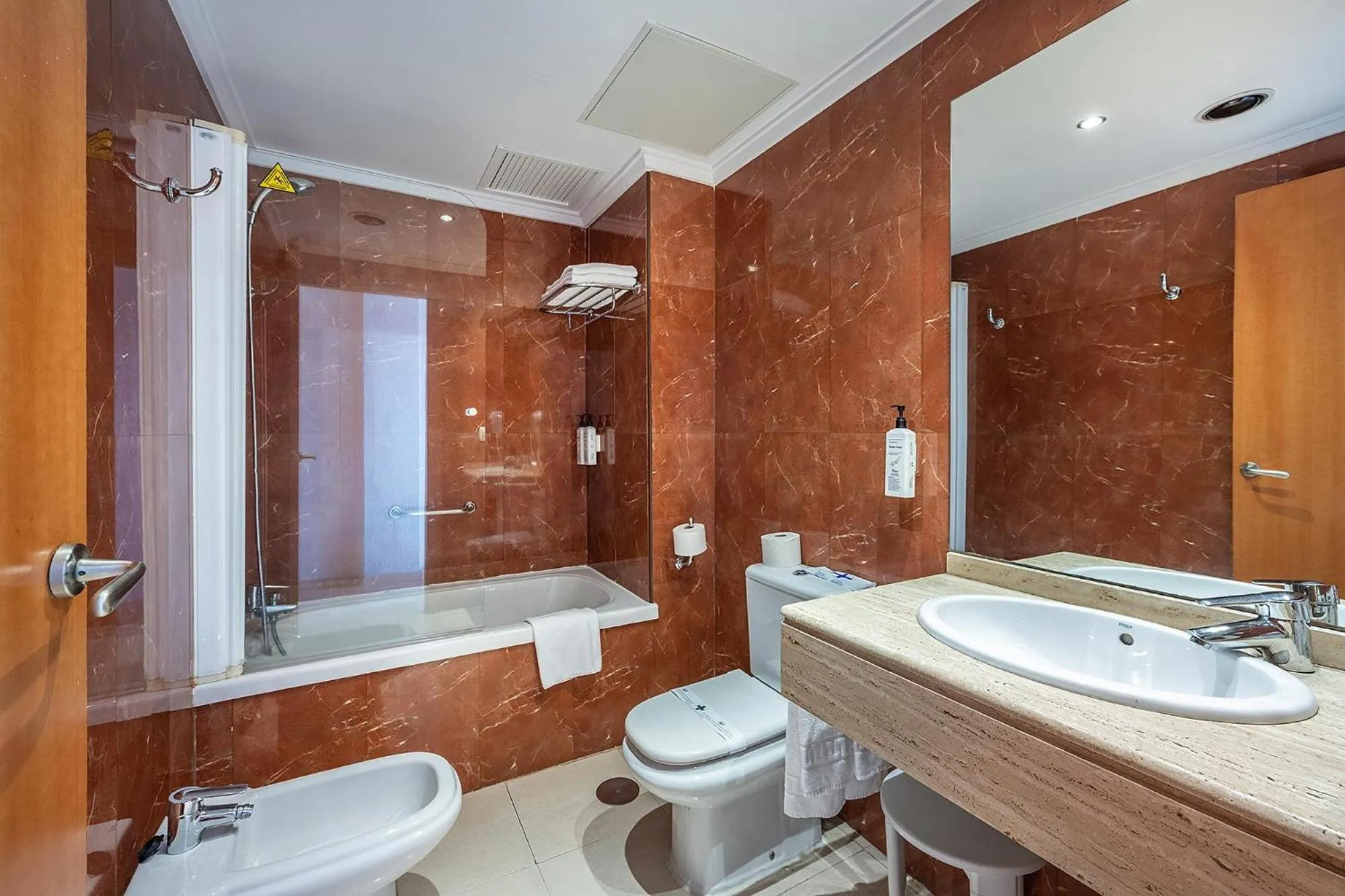 Bathroom in Hotel Playas de Torrevieja