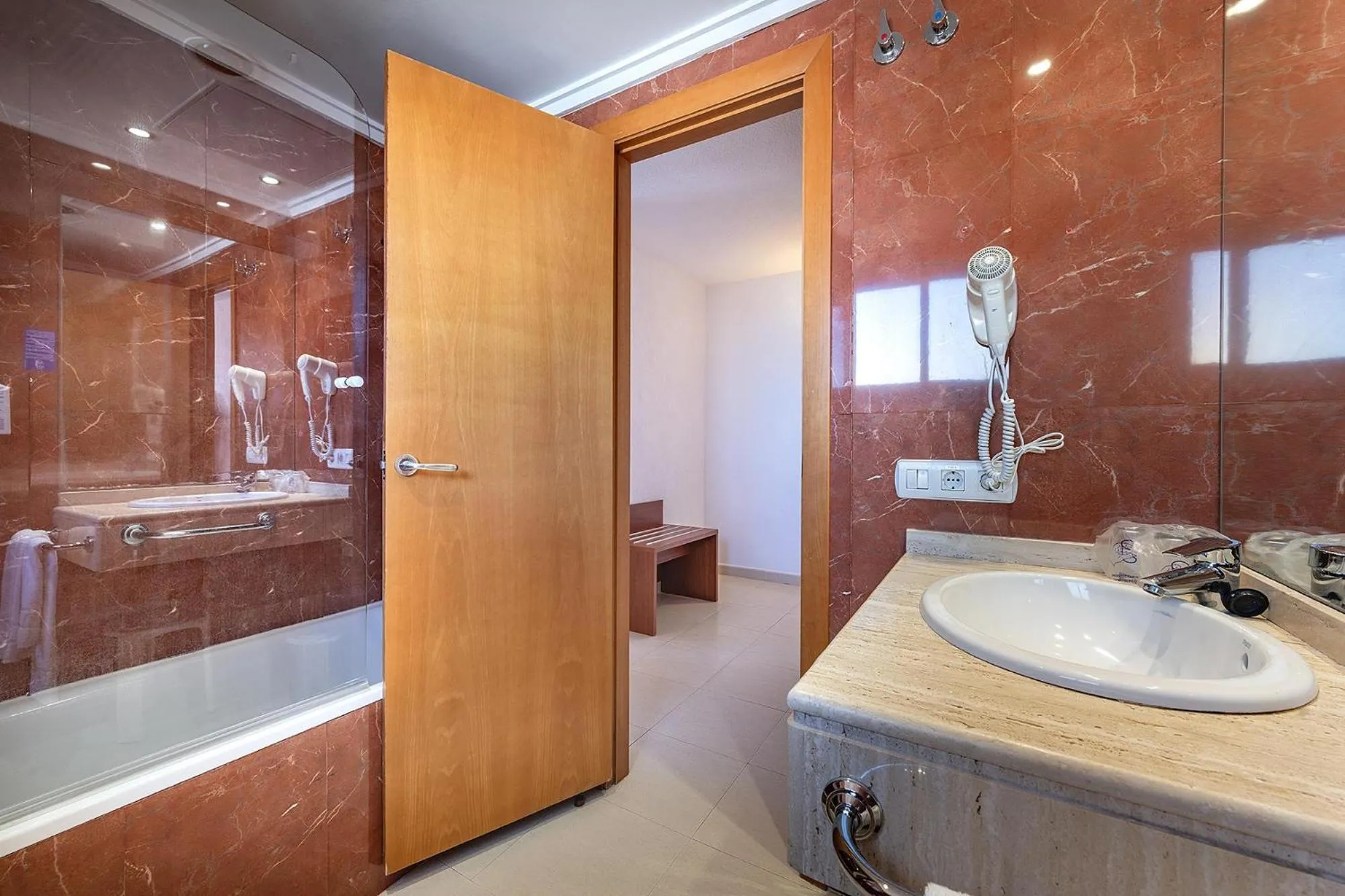 Bathroom in Hotel Playas de Torrevieja