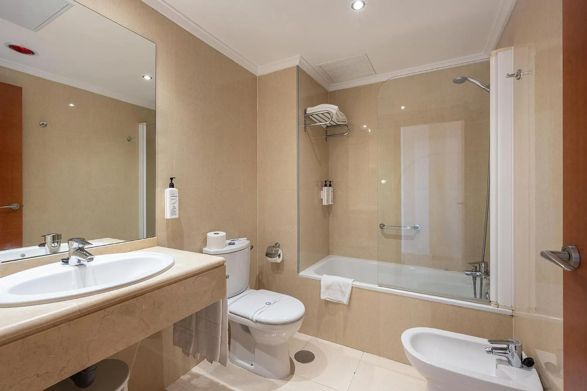 Bathroom in Hotel Playas de Torrevieja