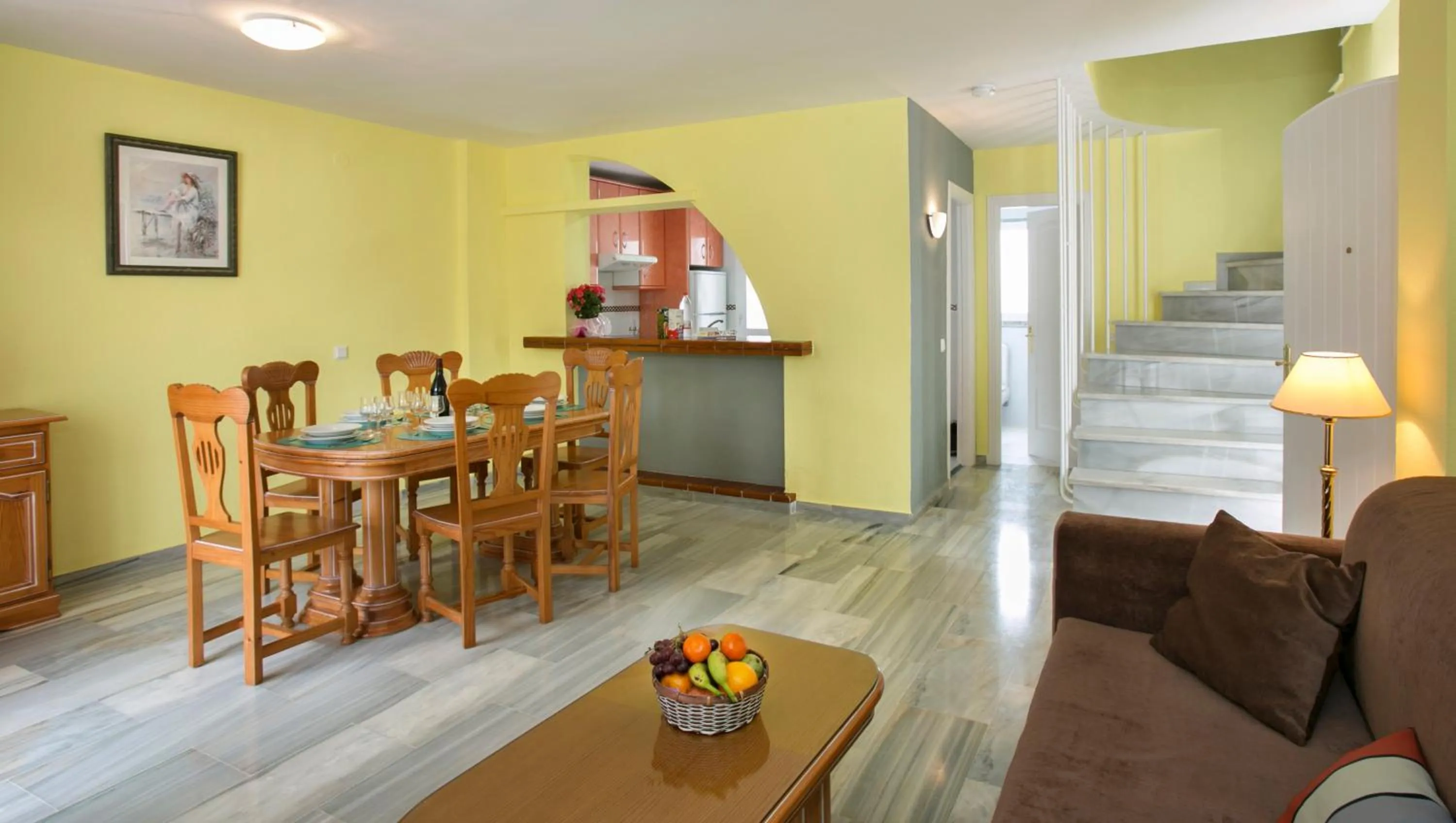 Dining area in Ona Campanario