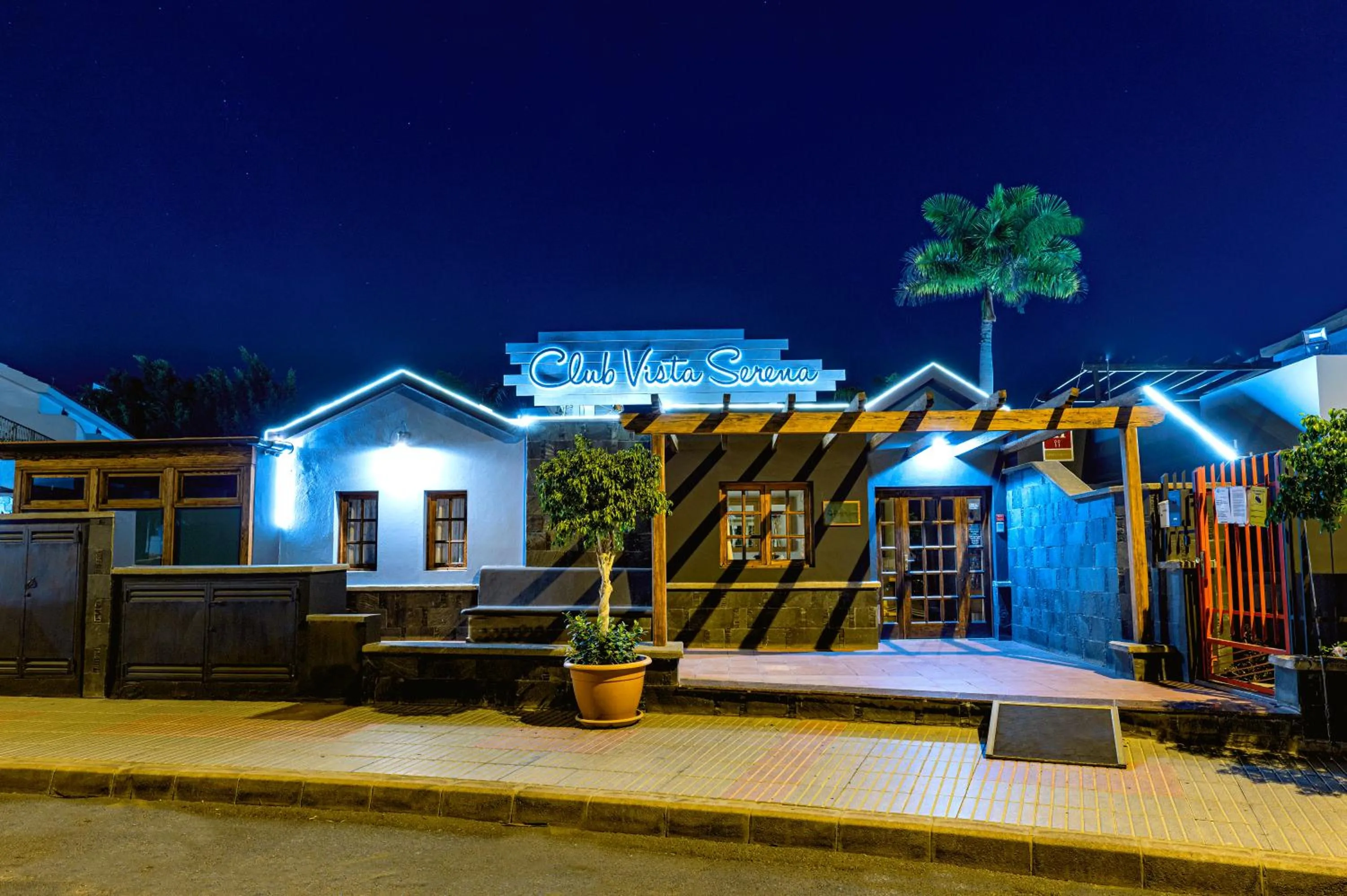 Property building in Club Vista Serena