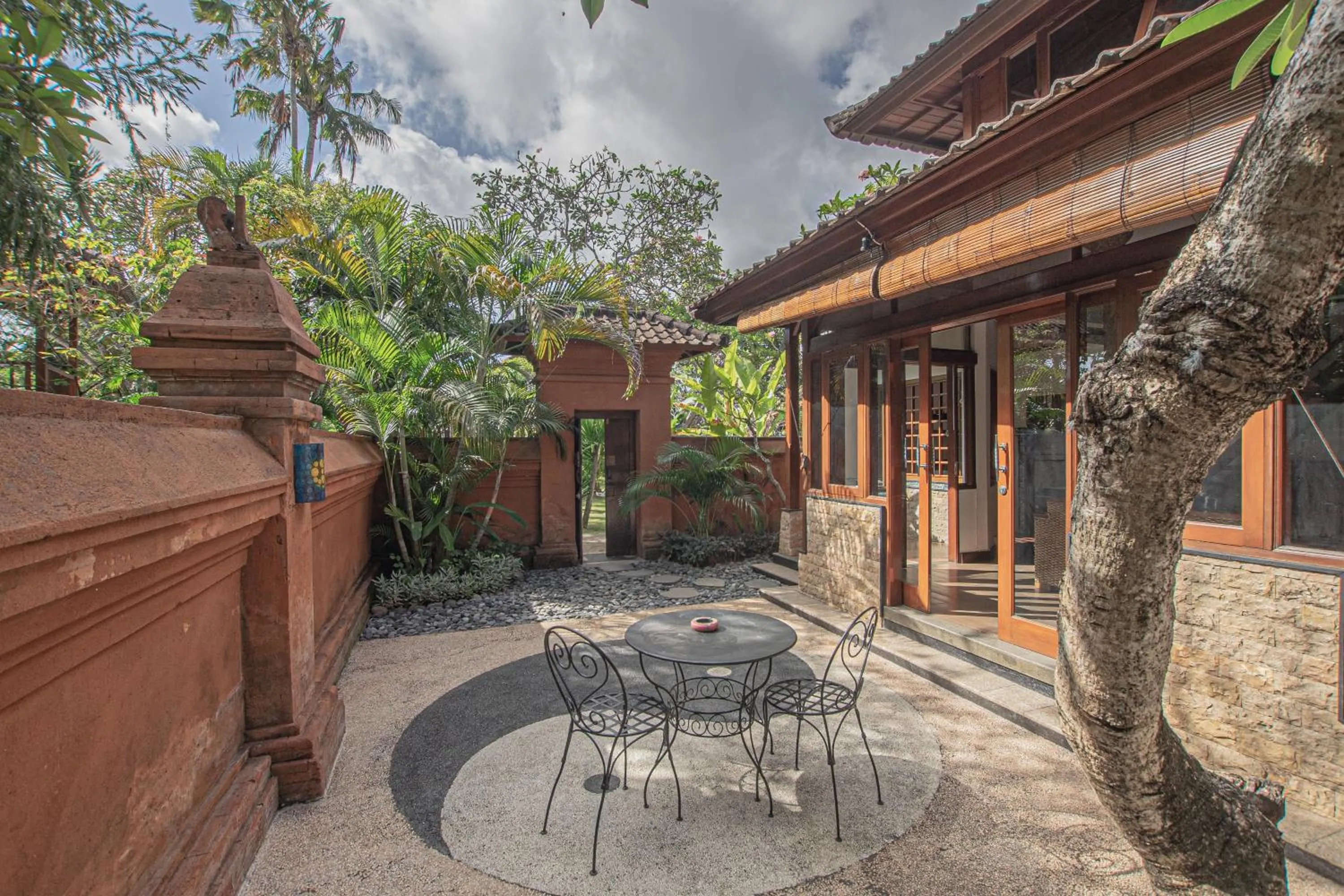 Patio in Panorama Cottages I