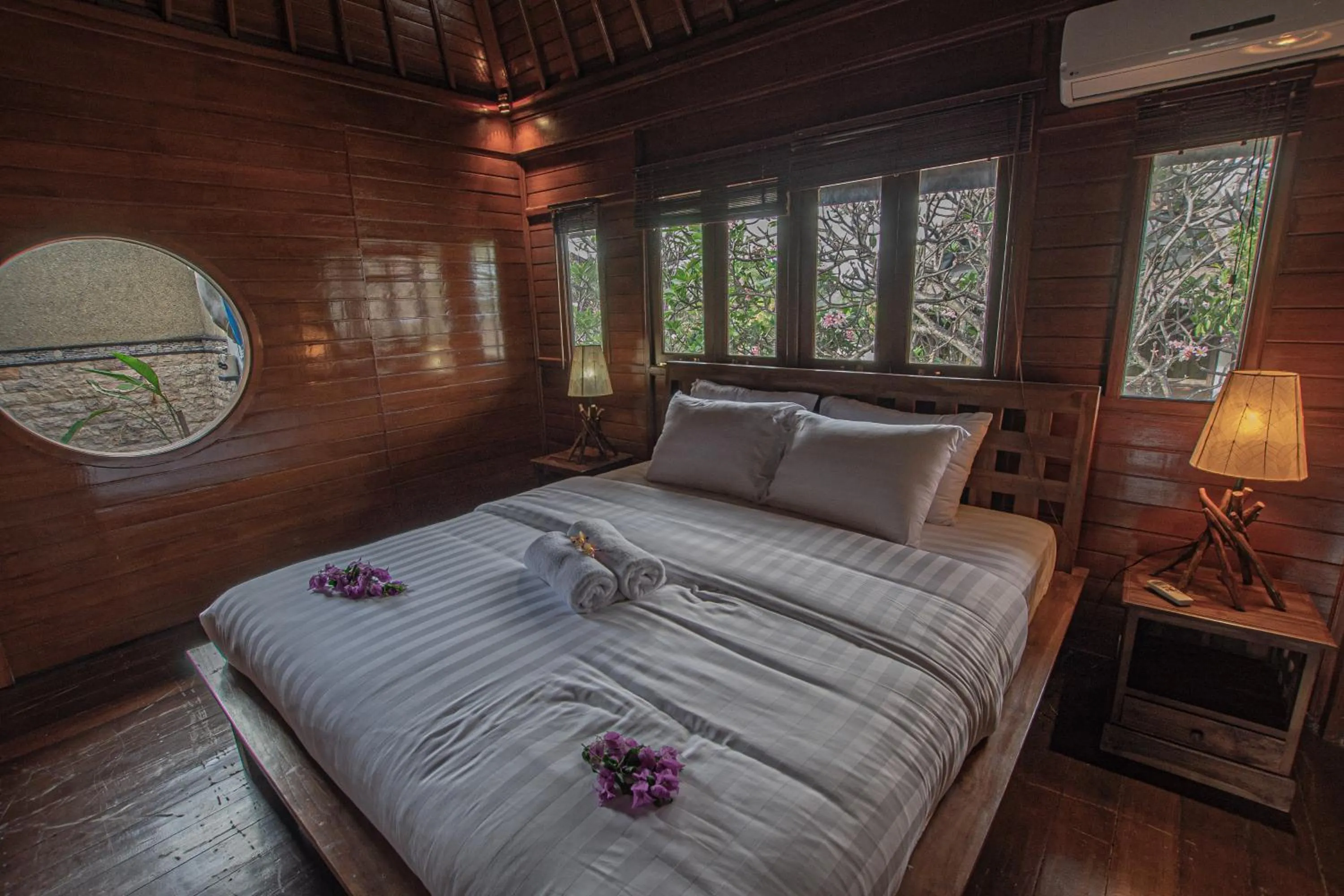 Bed in Panorama Cottages I