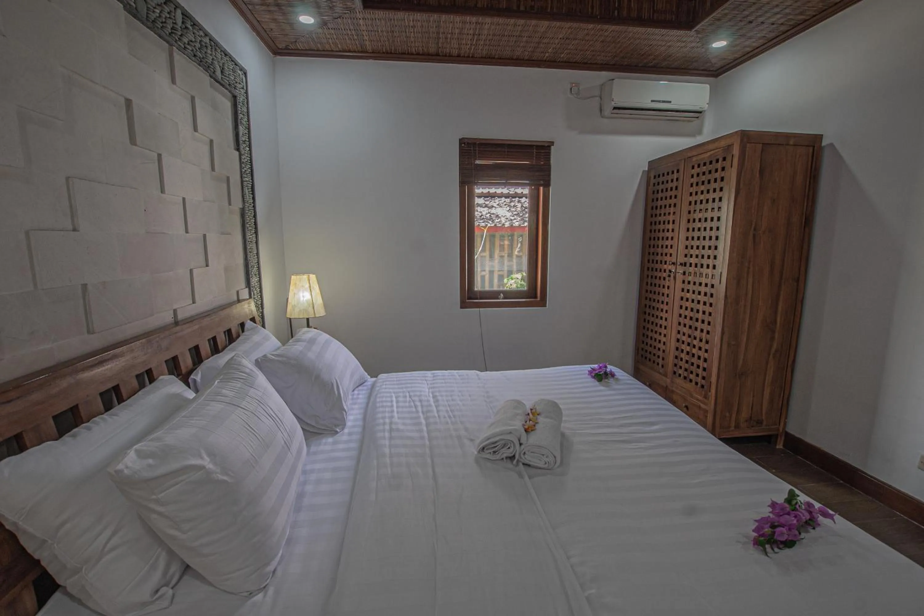 Bed in Panorama Cottages I