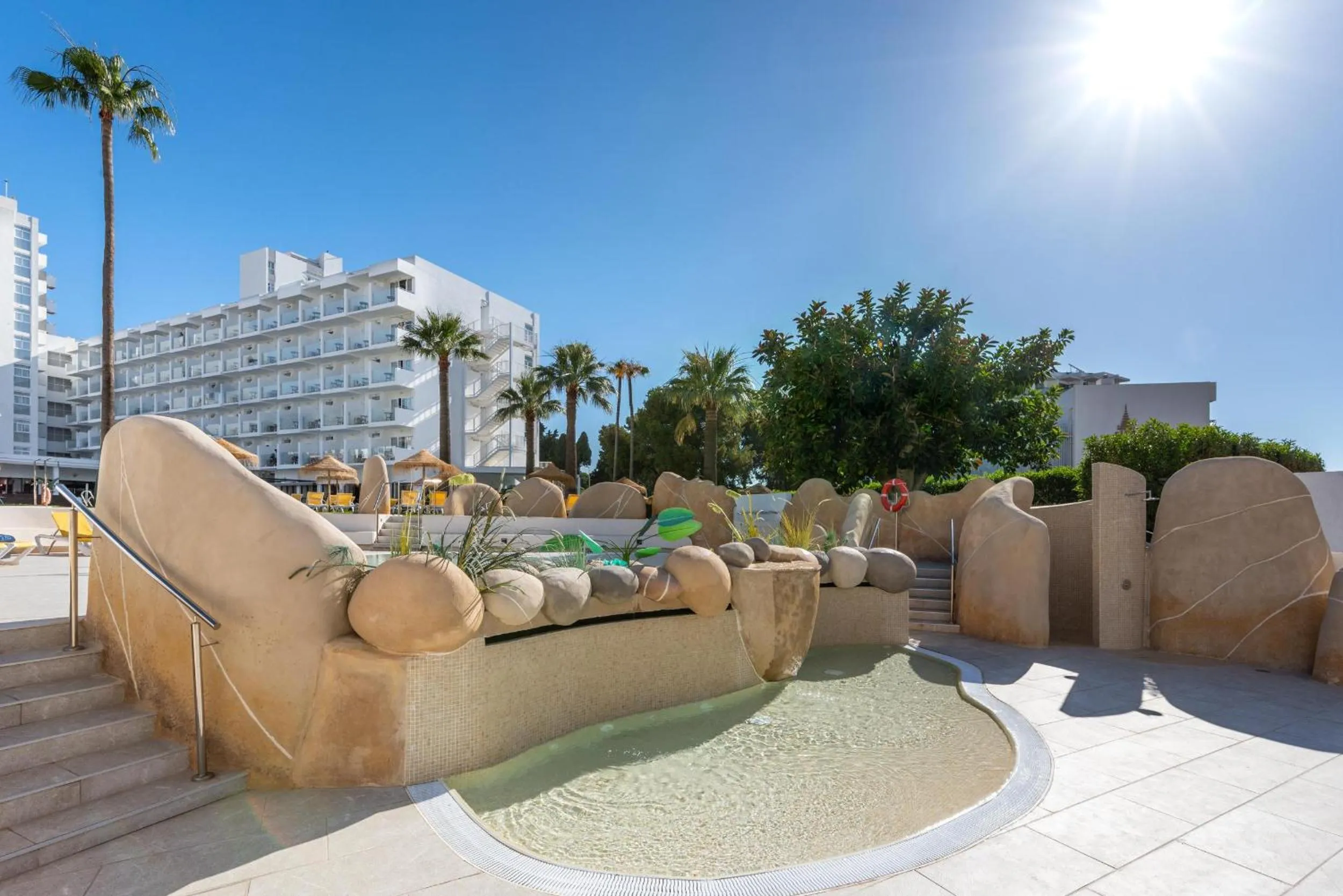 Swimming pool in THB San Fermín