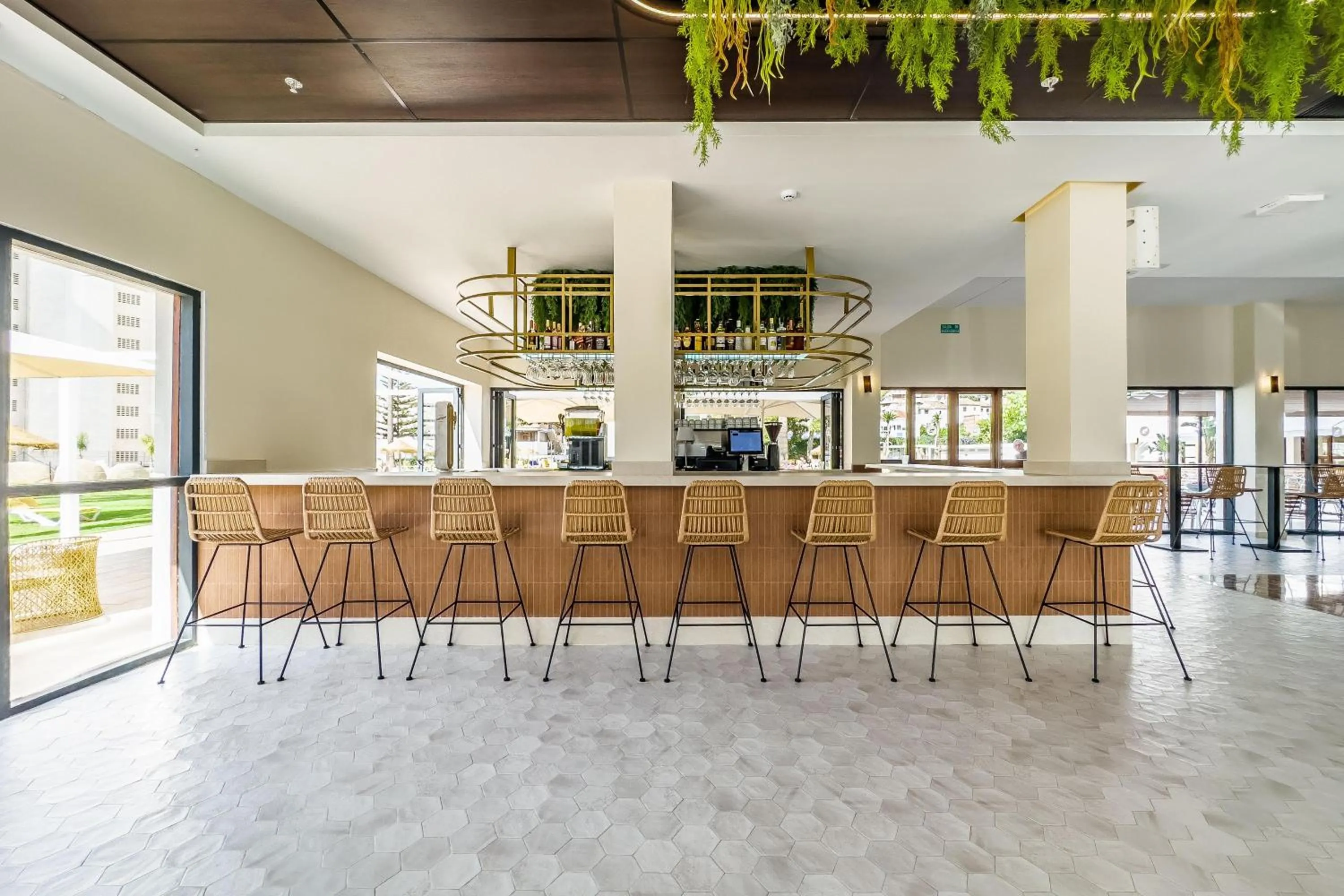 Lounge or bar in THB San Fermín