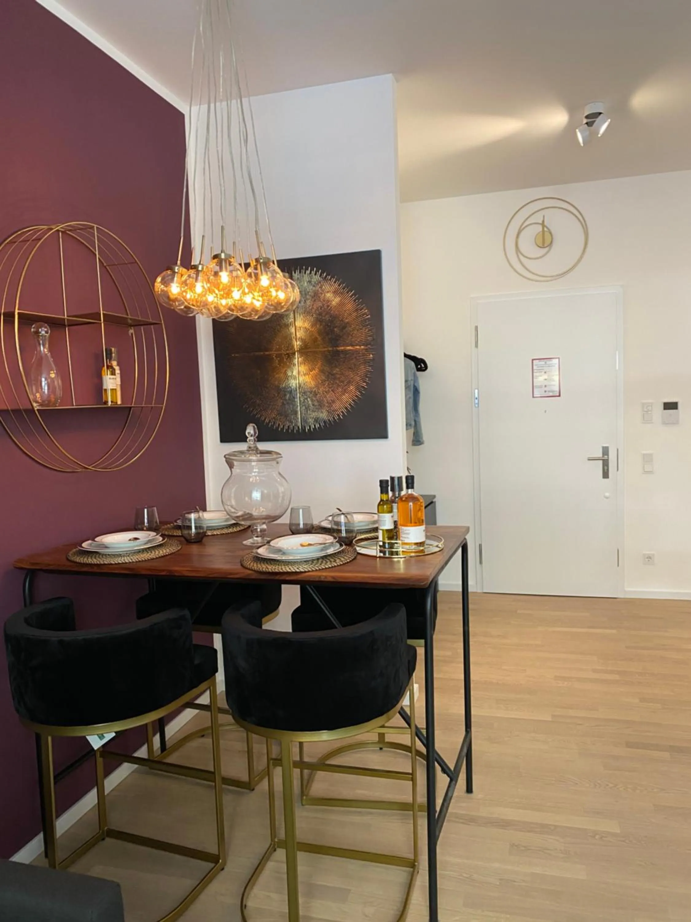 Dining area in Pure Berlin Apartments - Luxury at Pure Living in City Center