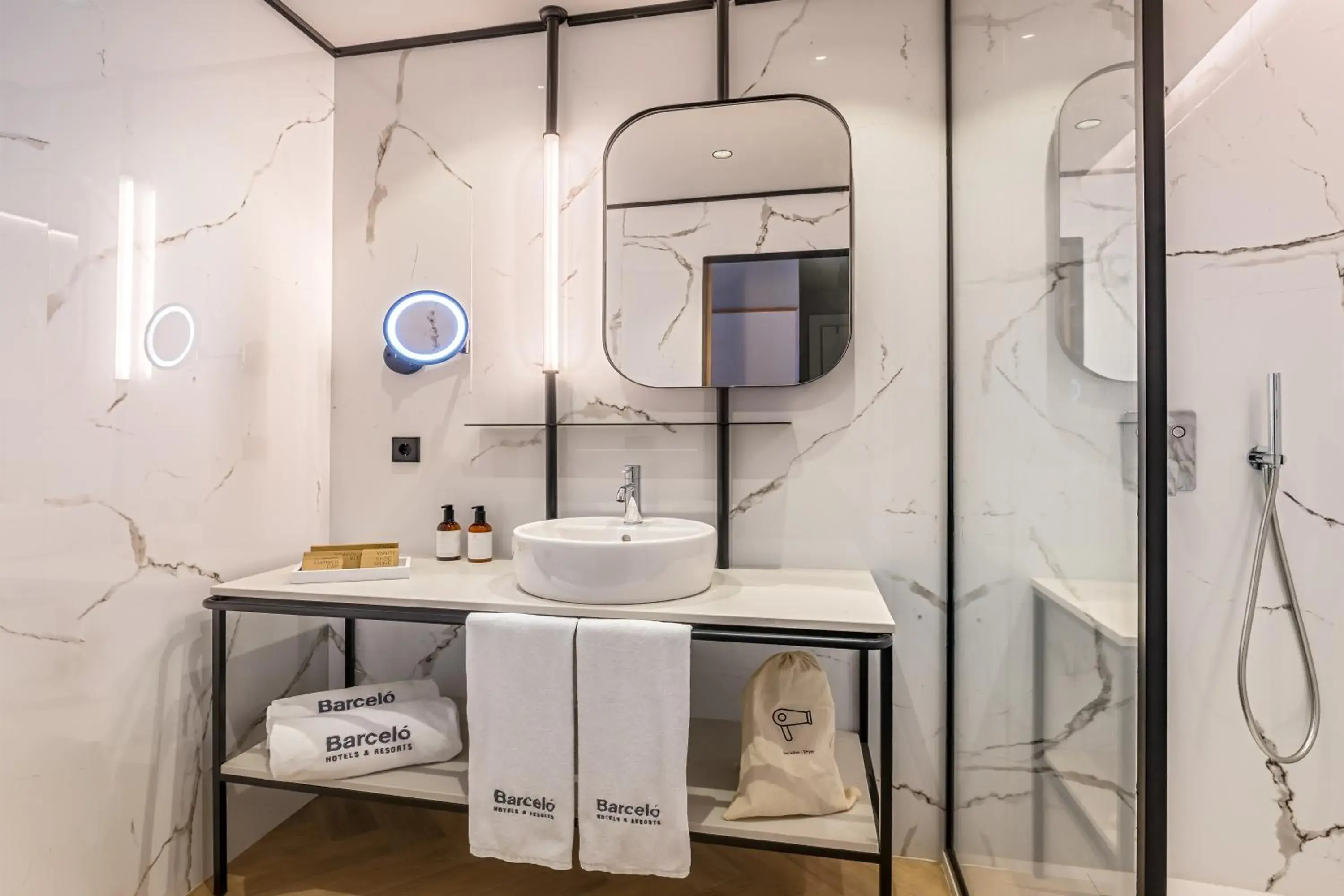 Deluxe Double Room with Balcony in Barcelo Valladolid Deluxe Double Room with Balcony in Barcelo Valladolid