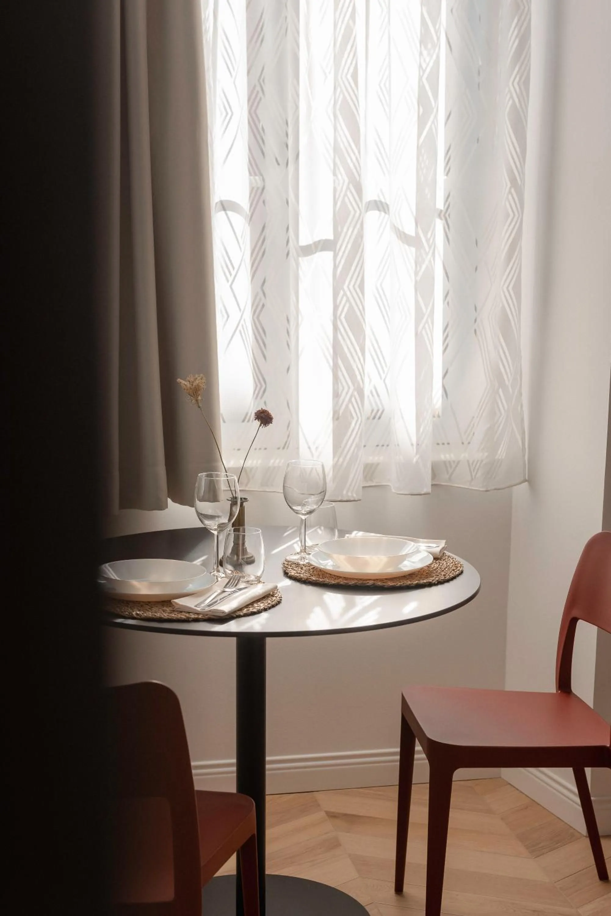 Dining area in CASA Room Apartments Diaz 8