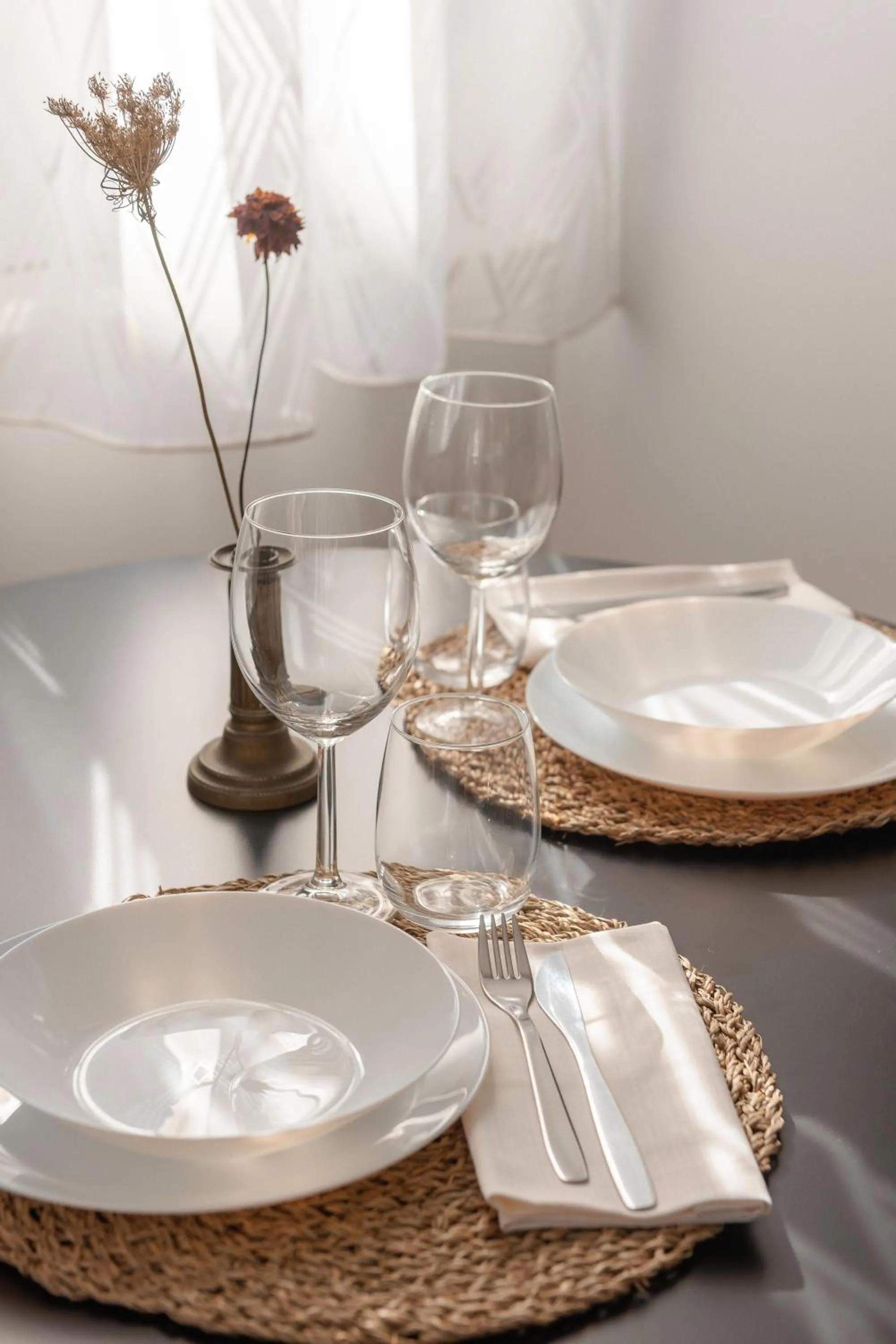 Dining area in CASA Room Apartments Diaz 8